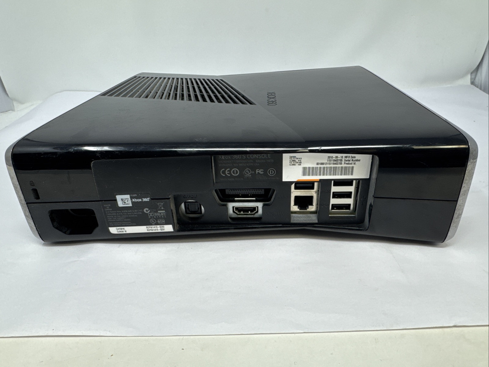 Microsoft XBox 360 S System Model 1439 Kinect Cables Controller 8 Games TESTED