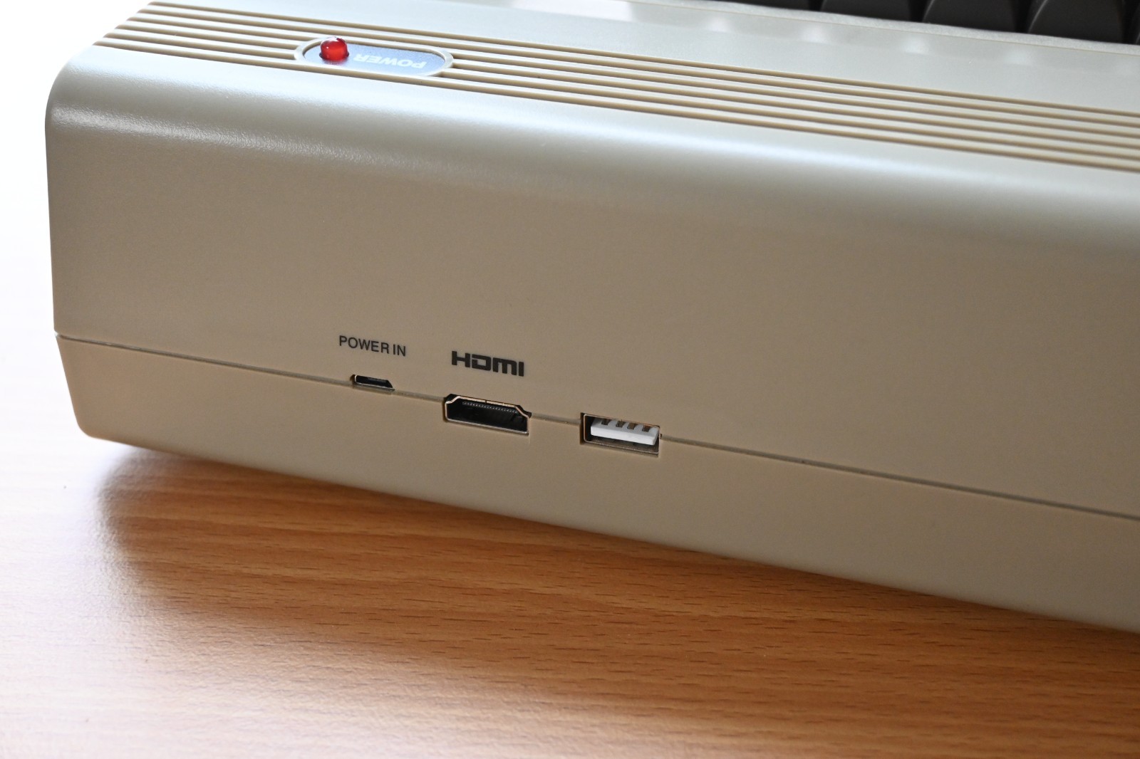 The C64 MAXI RETRO MICRO Computer CONSOLE Commodore 64 + Joystick Open Box