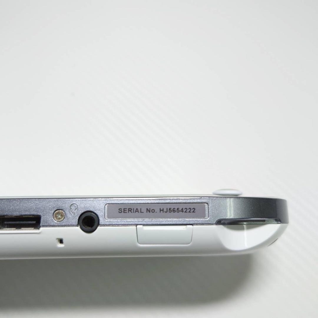 Sony PS Vita PCH-1100 Crystal White 3G/Wi-Fi Boxed Near Mint Complete 7072