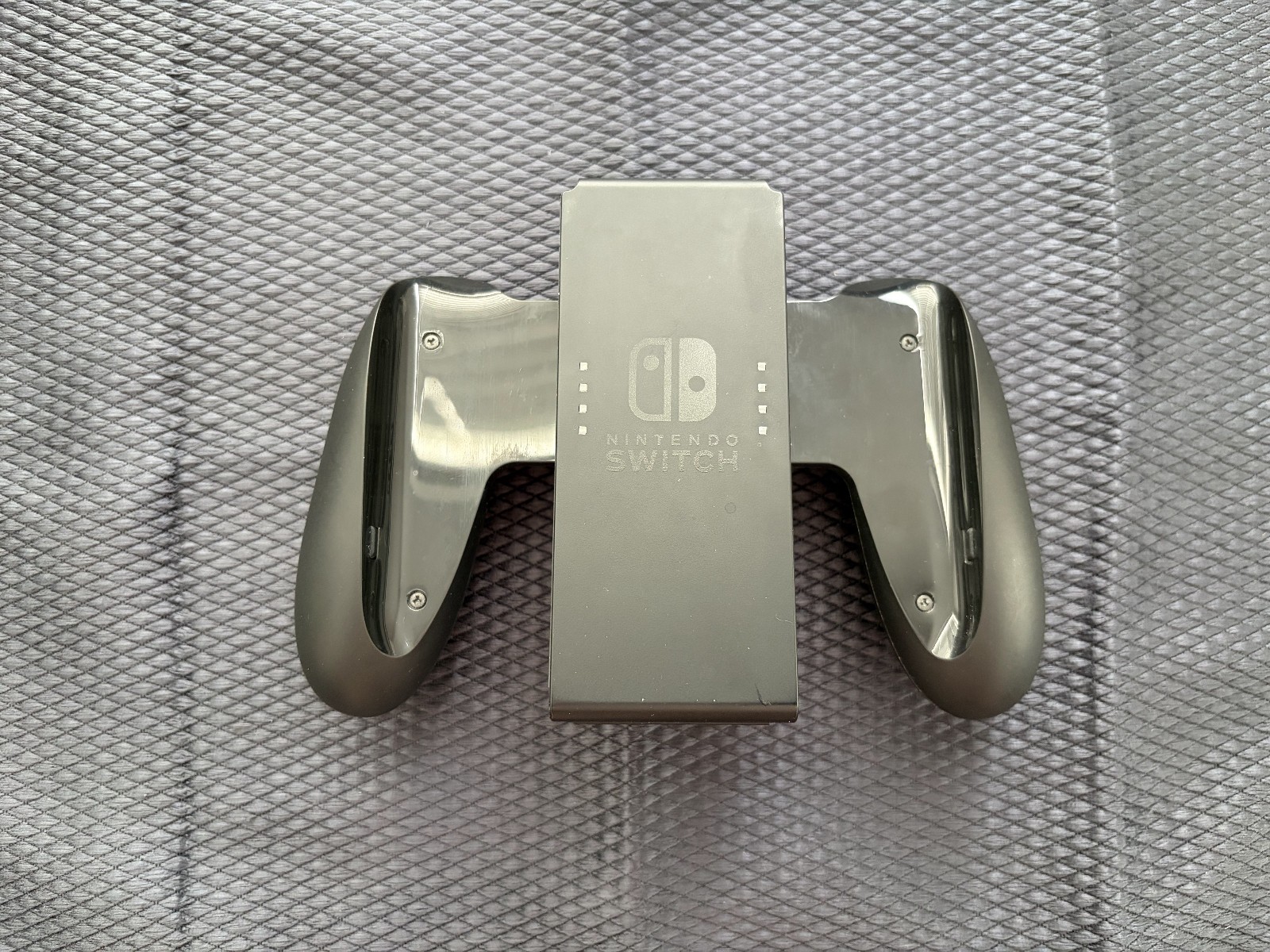 Nintendo Switch 32GB Console with Gray Joy‑Con great condition