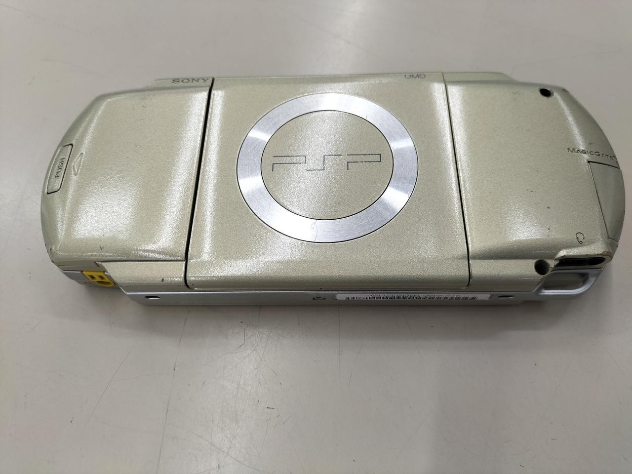 Initial Model Many exterior scratches Model PSP 1000 SONY