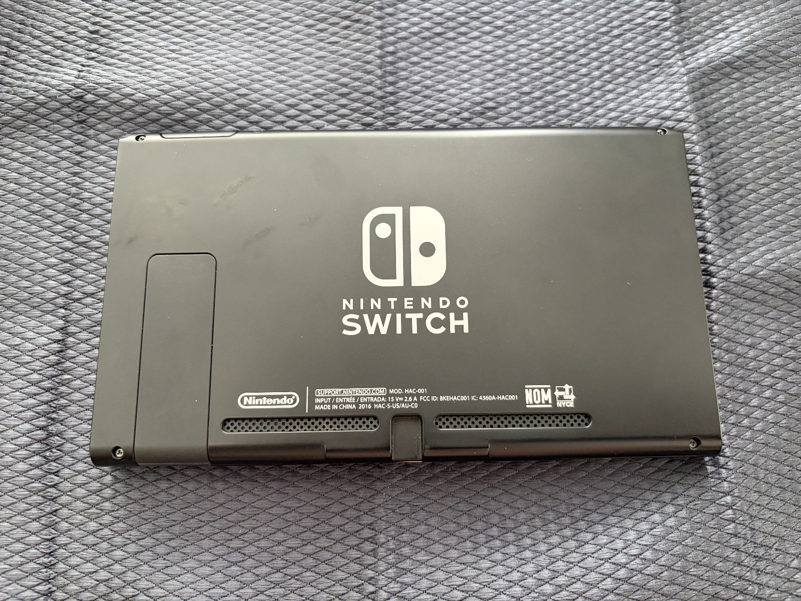 Nintendo Switch 32GB Console with Gray Joy‑Con great condition