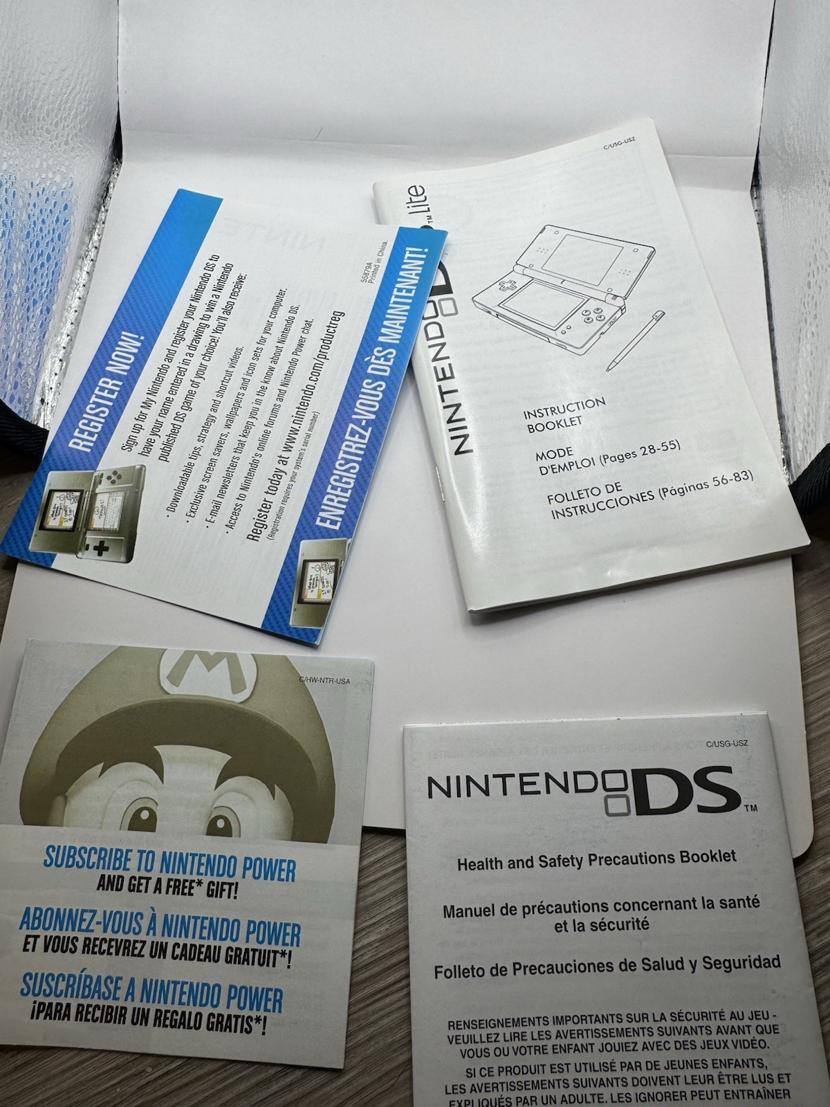 US Nintendo DS Lite Handheld Console Polar White Tested/Working W/ Box & Manual