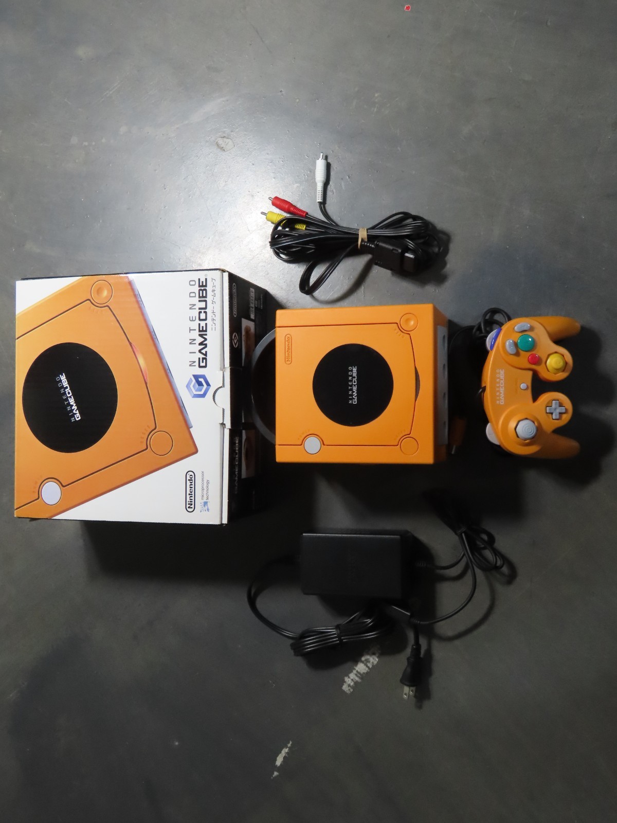 Nintendo GameCube Console CIB Orange Spice RECAPPED, NEAR MINT SHELL, USA REGION
