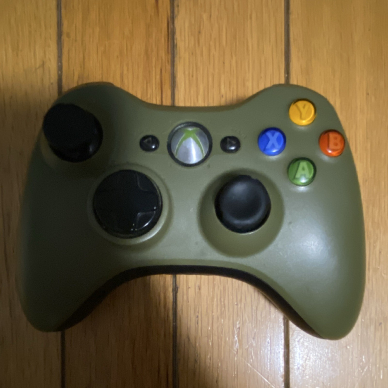 Xbox 360 E Console Tested with 2 OEM Controllers, Kinect Bundle