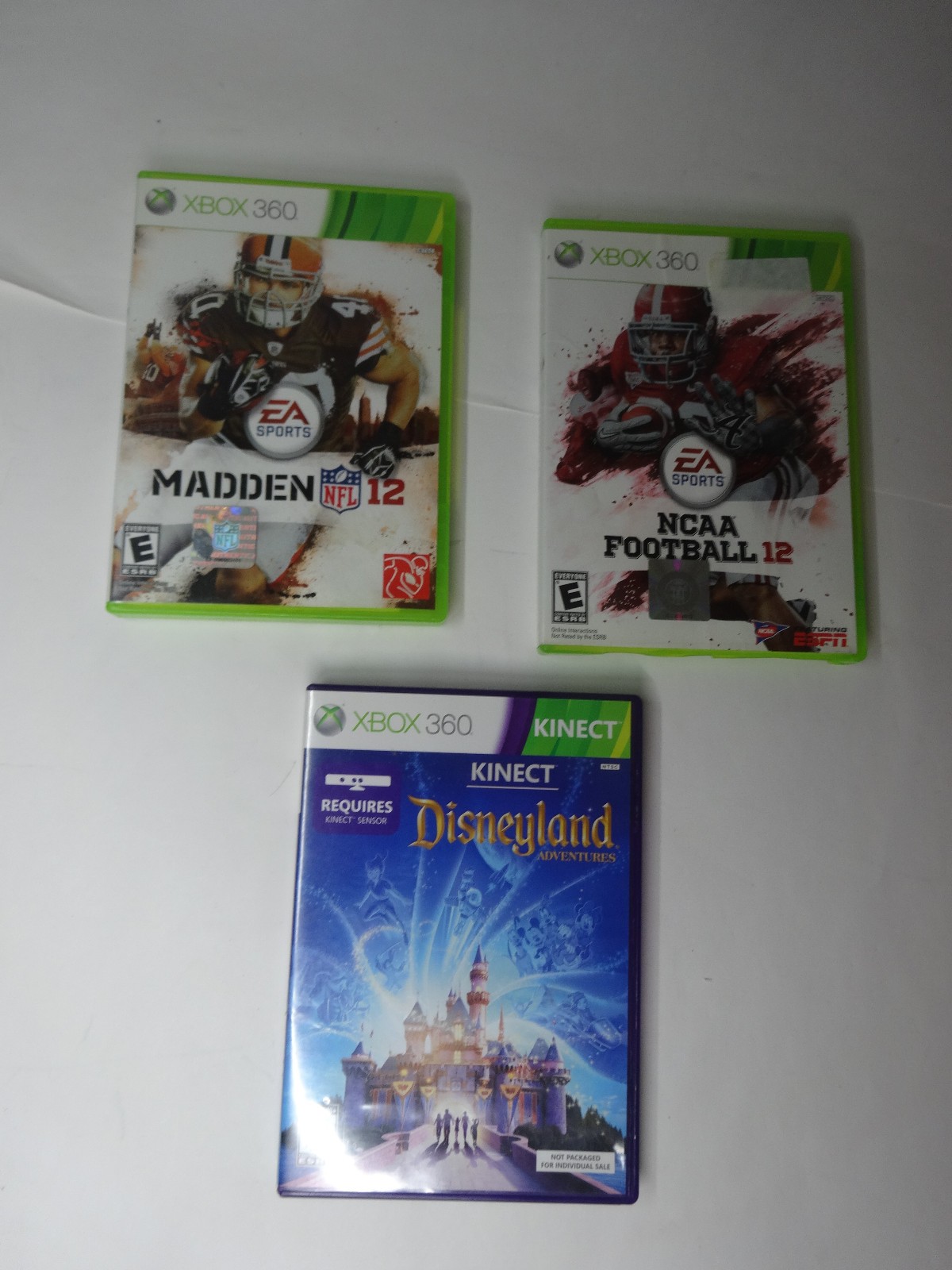Xbox 360 S 256 GB Bundle: 1439 Console, Kinect , controller and 3 games; Tested