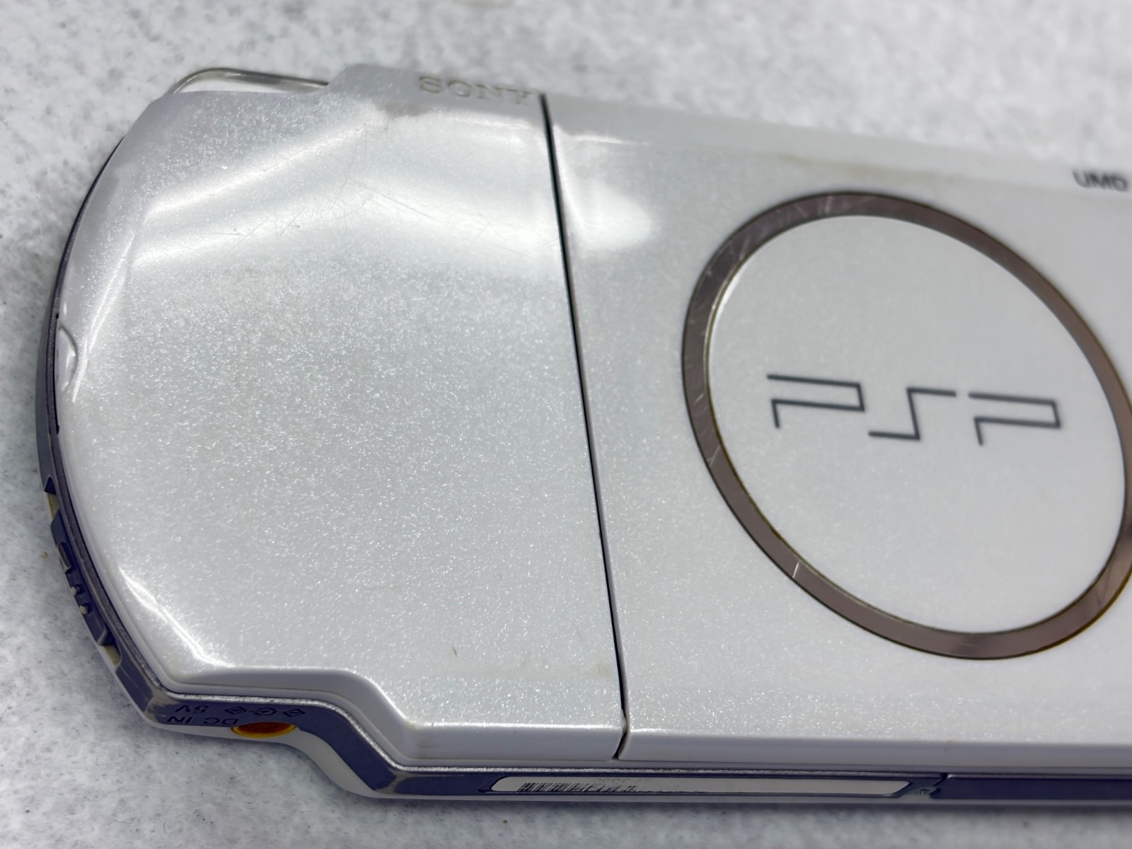 TESTED SONY PSP 3000 SILVER Console + Charger + battery + 3 game Region free 4GB