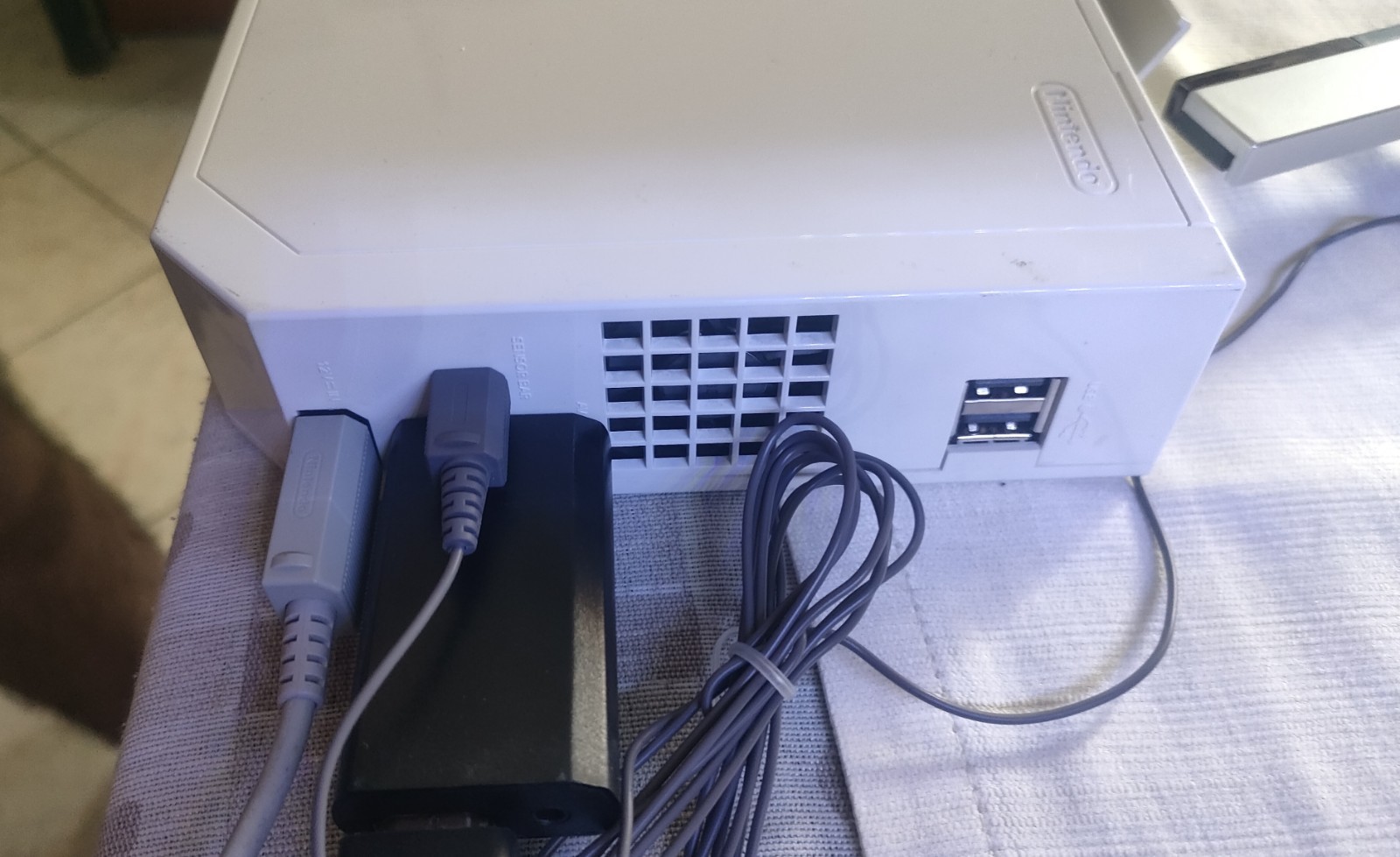 Nintendo Wii + Wii Sports + HDMI + 2 Controller