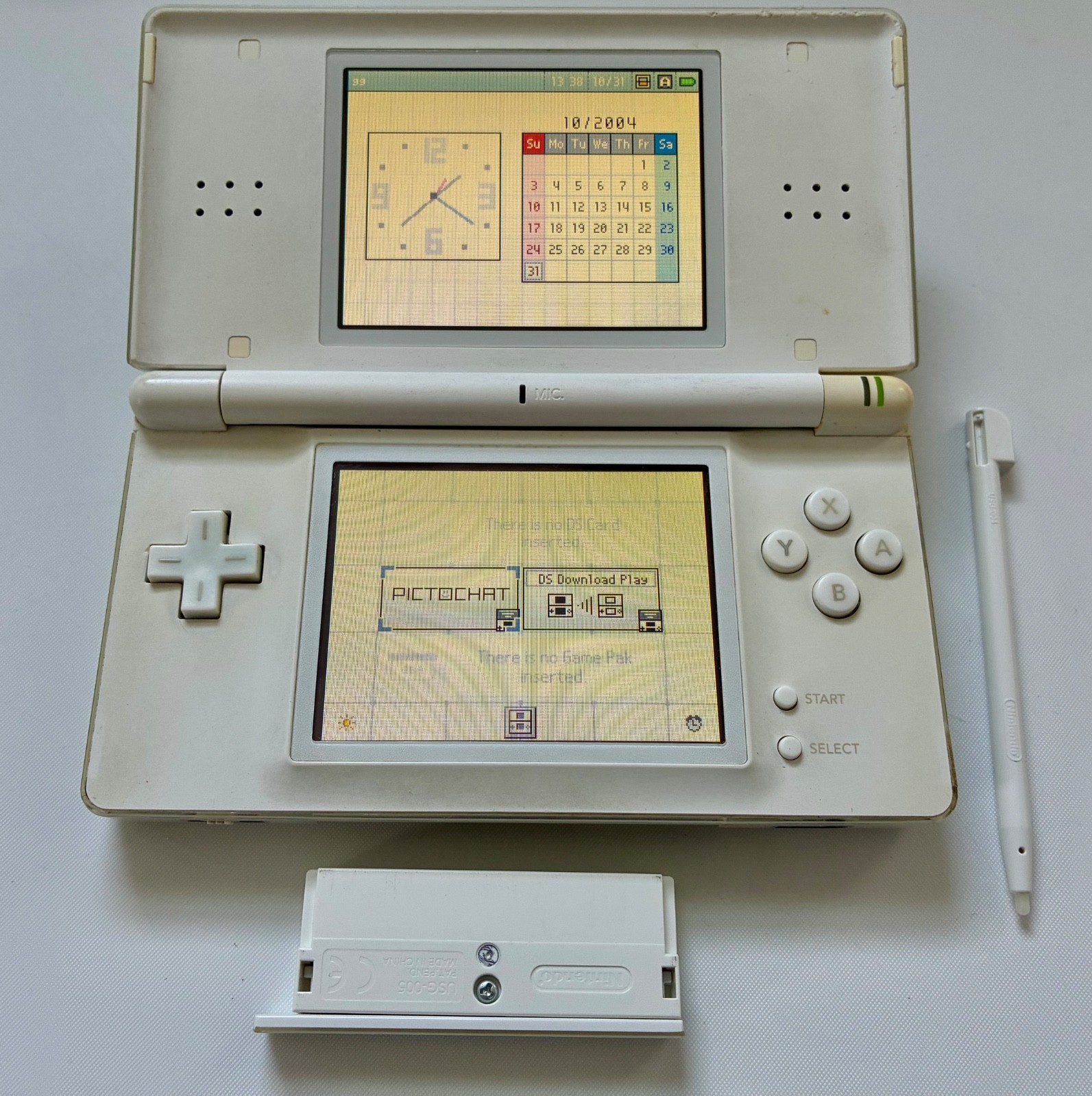 Nintendo DS Lite Handheld Console – White – Tested, Works – Cracks/Discoloration