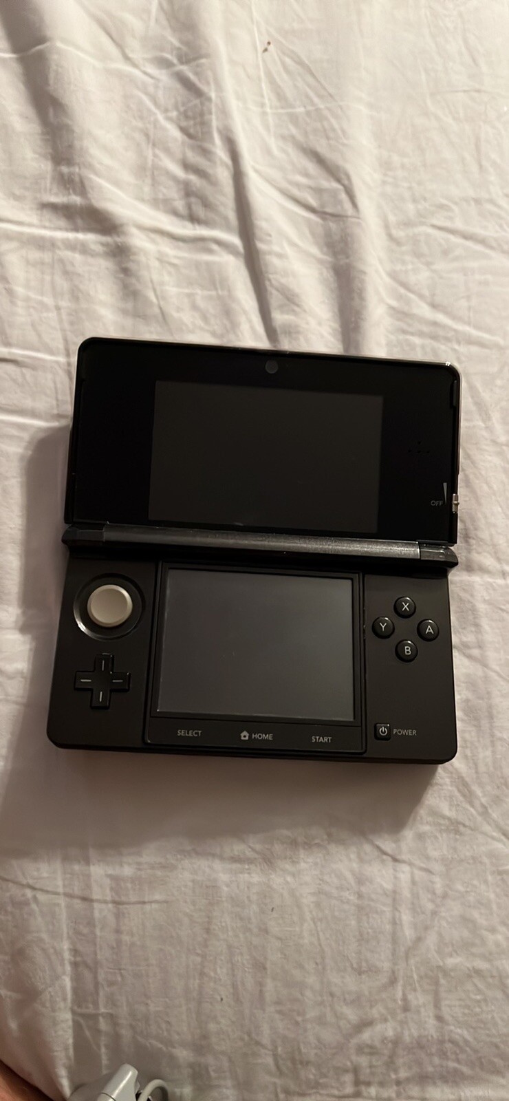 Nintendo 3DS Launch Edition Handheld System – Cosmo Black, 4 3ds Games, Charger.