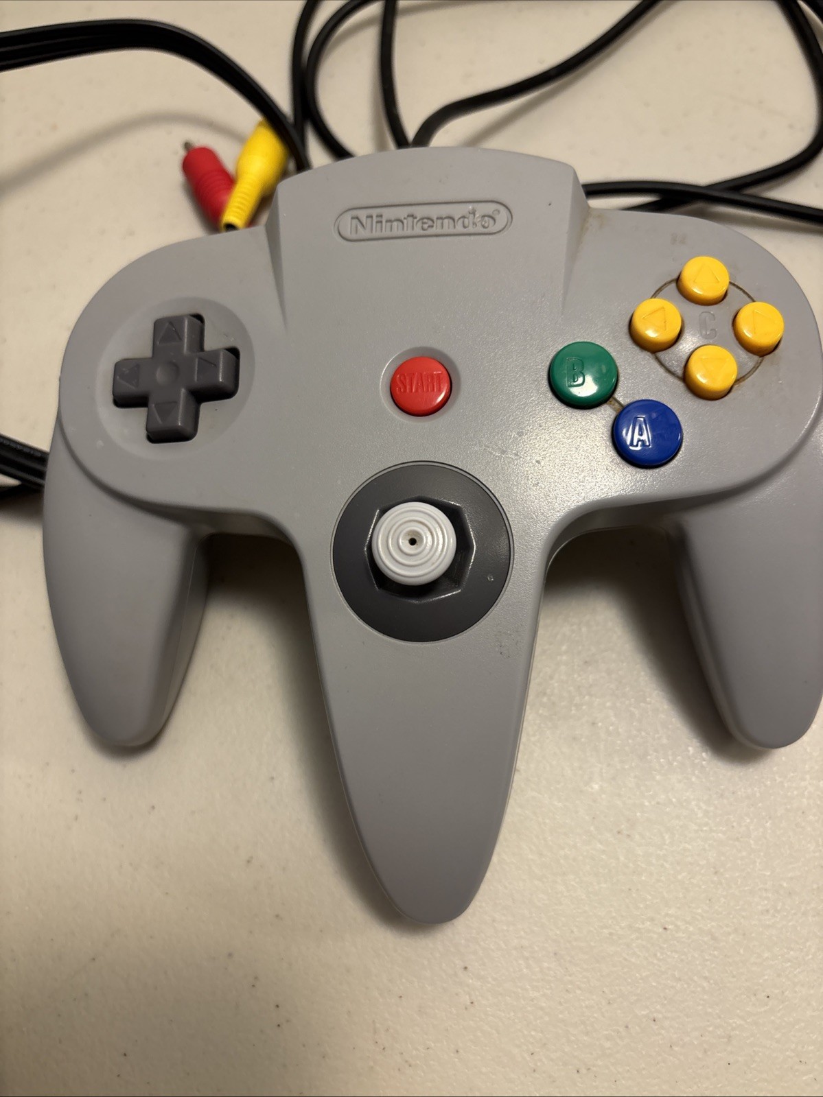 N64 Console NUS-001 USA 2 Working Controllers RCA cables and Power Cable