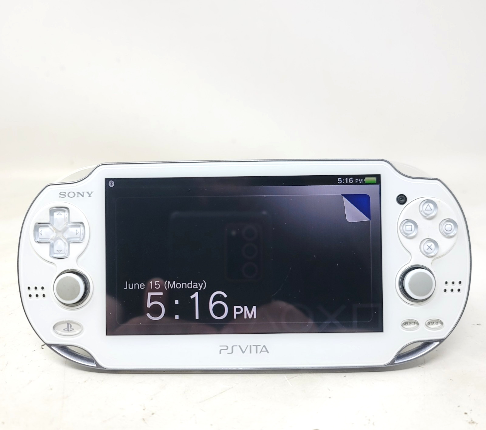 Sony PlayStation PS Vita PCH-1000/1001 White WIFI w Charger 4GB Region Free
