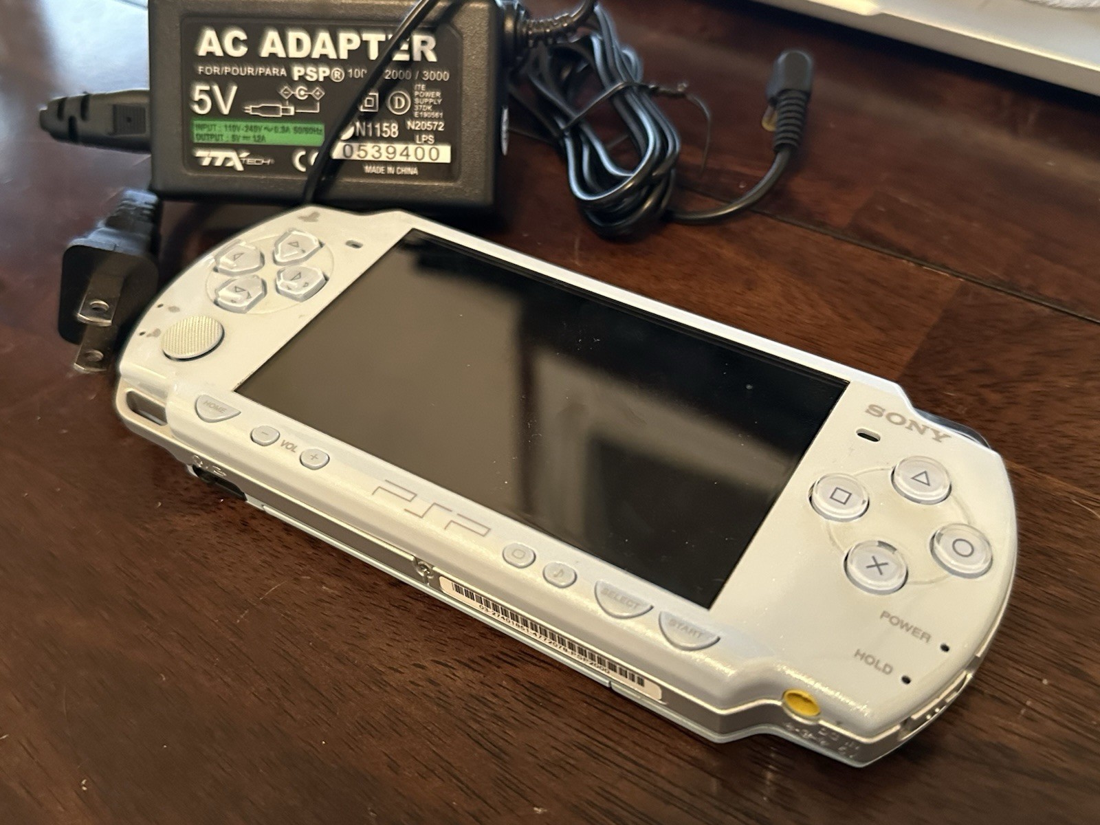 Sony PSP 2000 Felicia Blue (MINT Condition, Includes 7800mah Battery & Charger