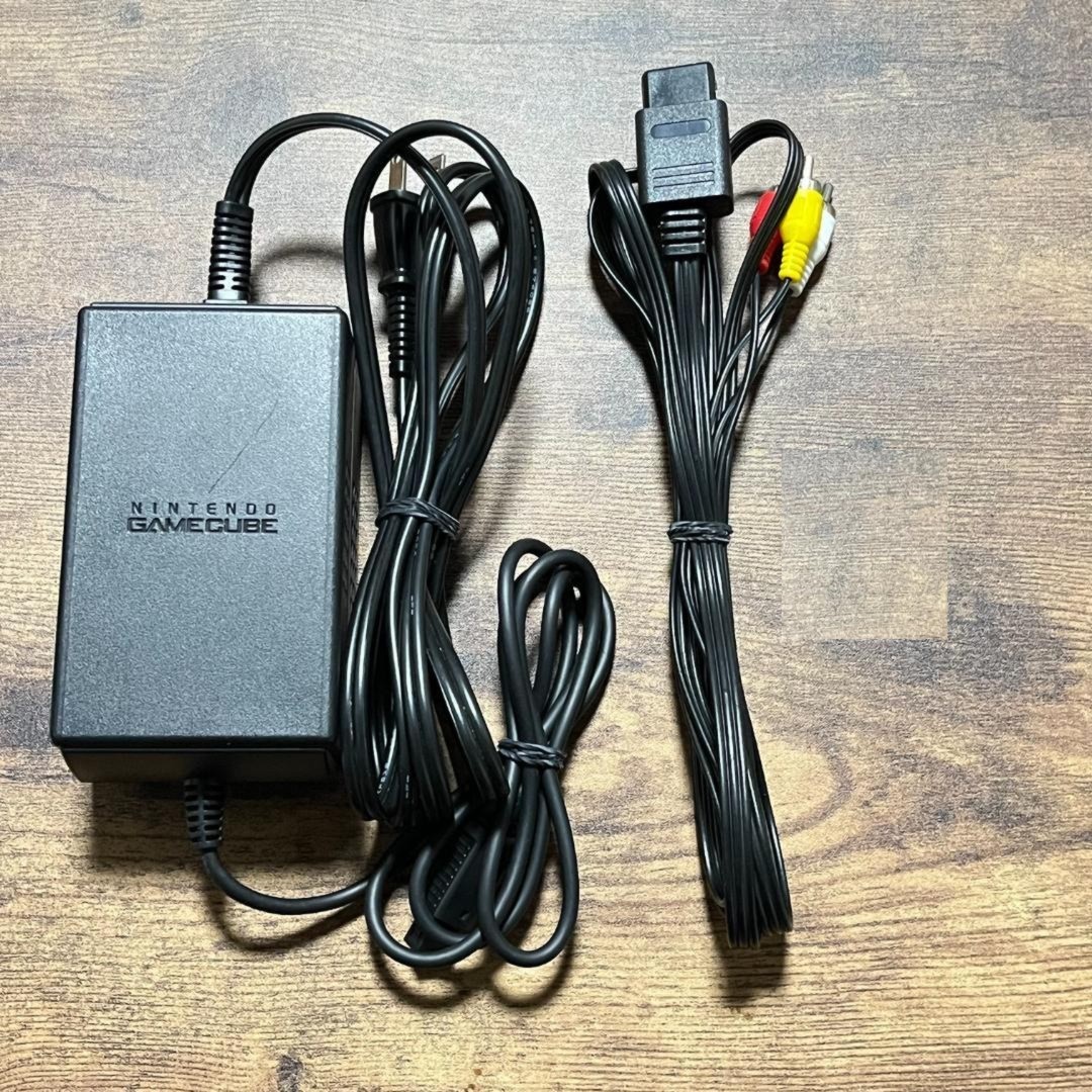 Nintendo GameCube Console Violet DOL-001 + Controller & Cables Japan Tested