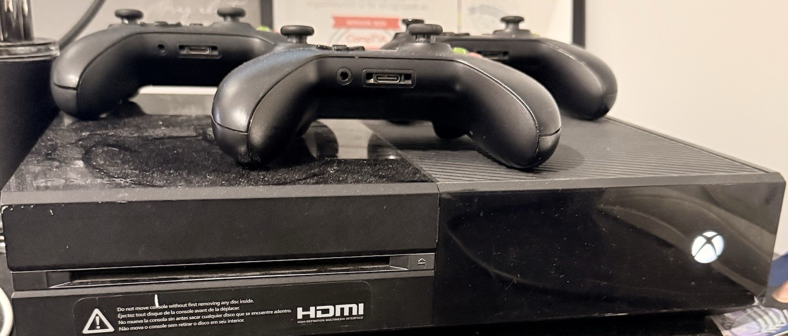 Xbox One 400GB – Black – Pre-installed Popular Games w/ 3 Controllers & Cables