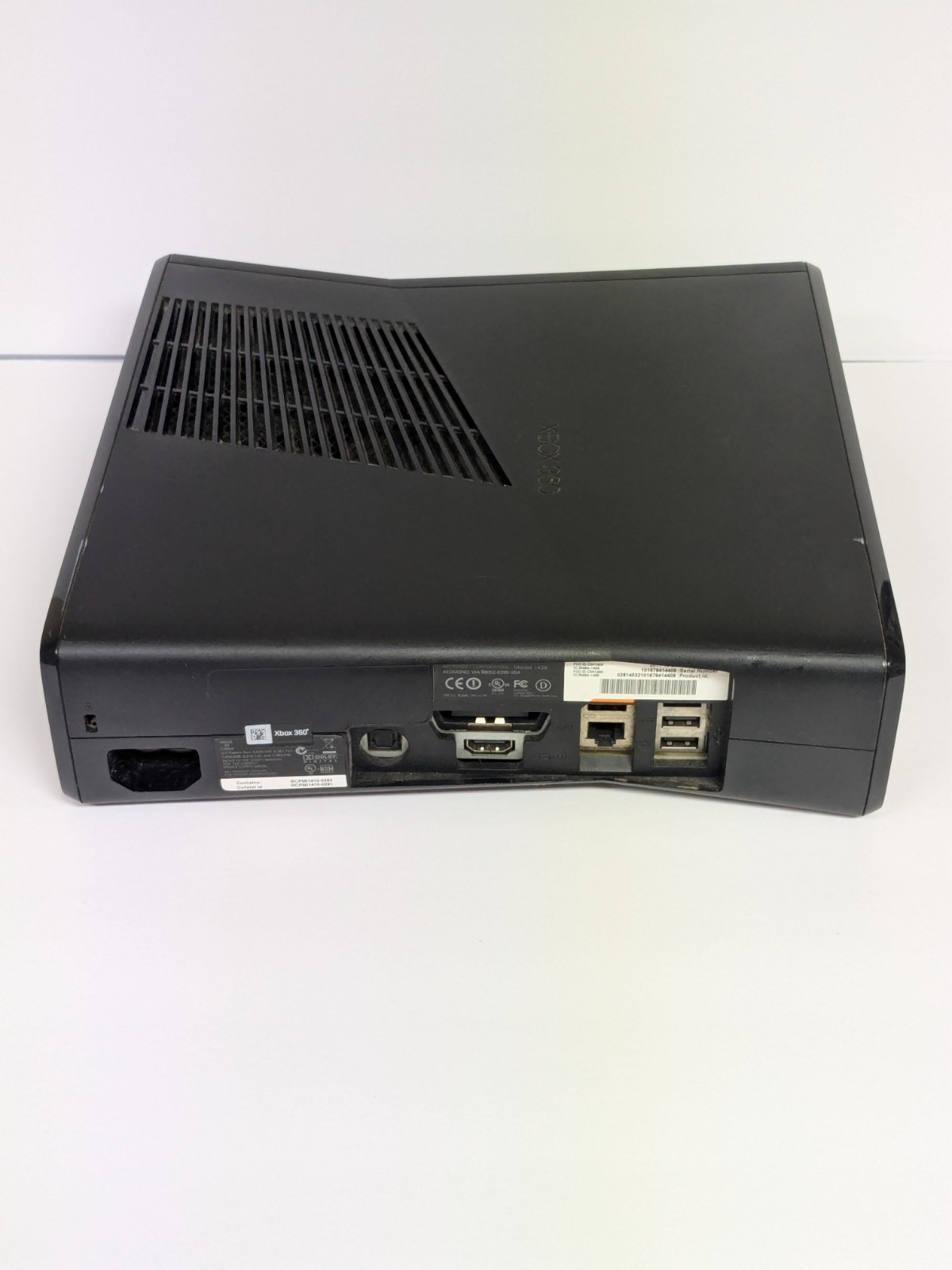 Microsoft Xbox 360 Slim Console 4GB Kinect Bundle – 3 Games -Kinect Adventures