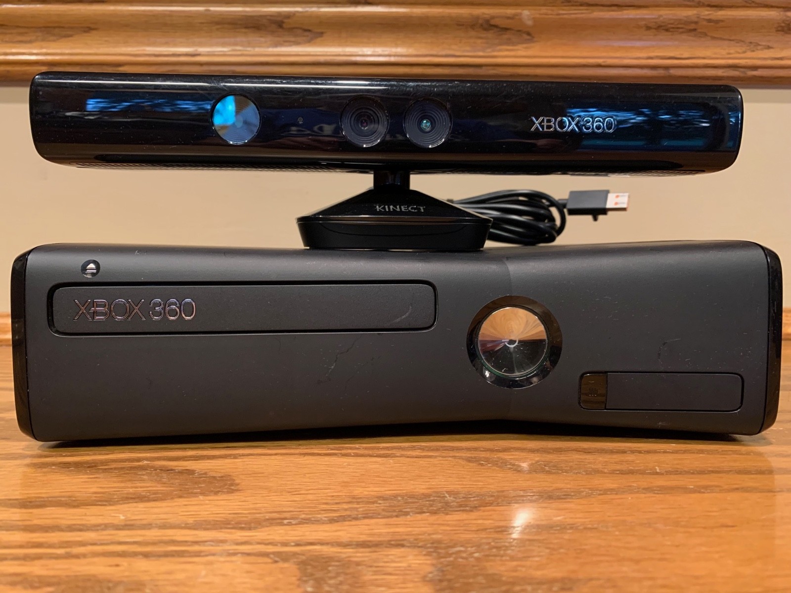 Microsoft Xbox 360 S Slim 4GB Black Console with Controller 4 Games & Kinect