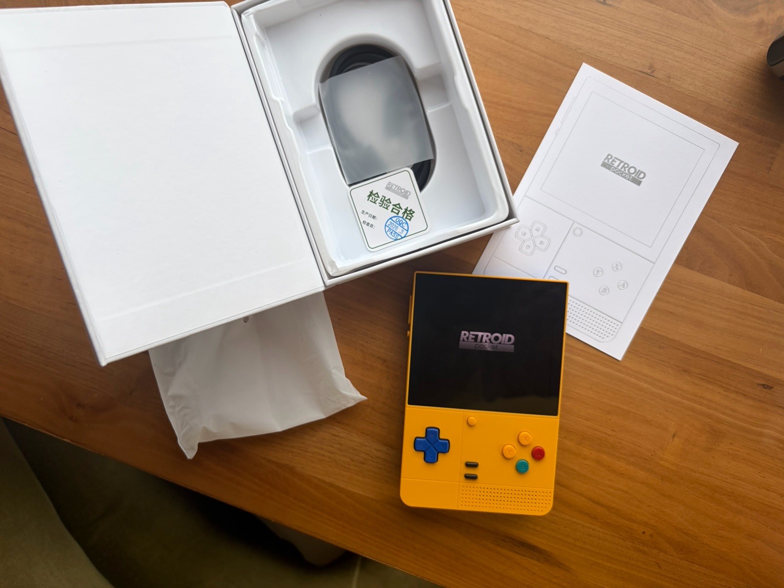 Retroid Pocket Classic 6GB/128GB. PKM Yellow Color. Gaming Handheld Console