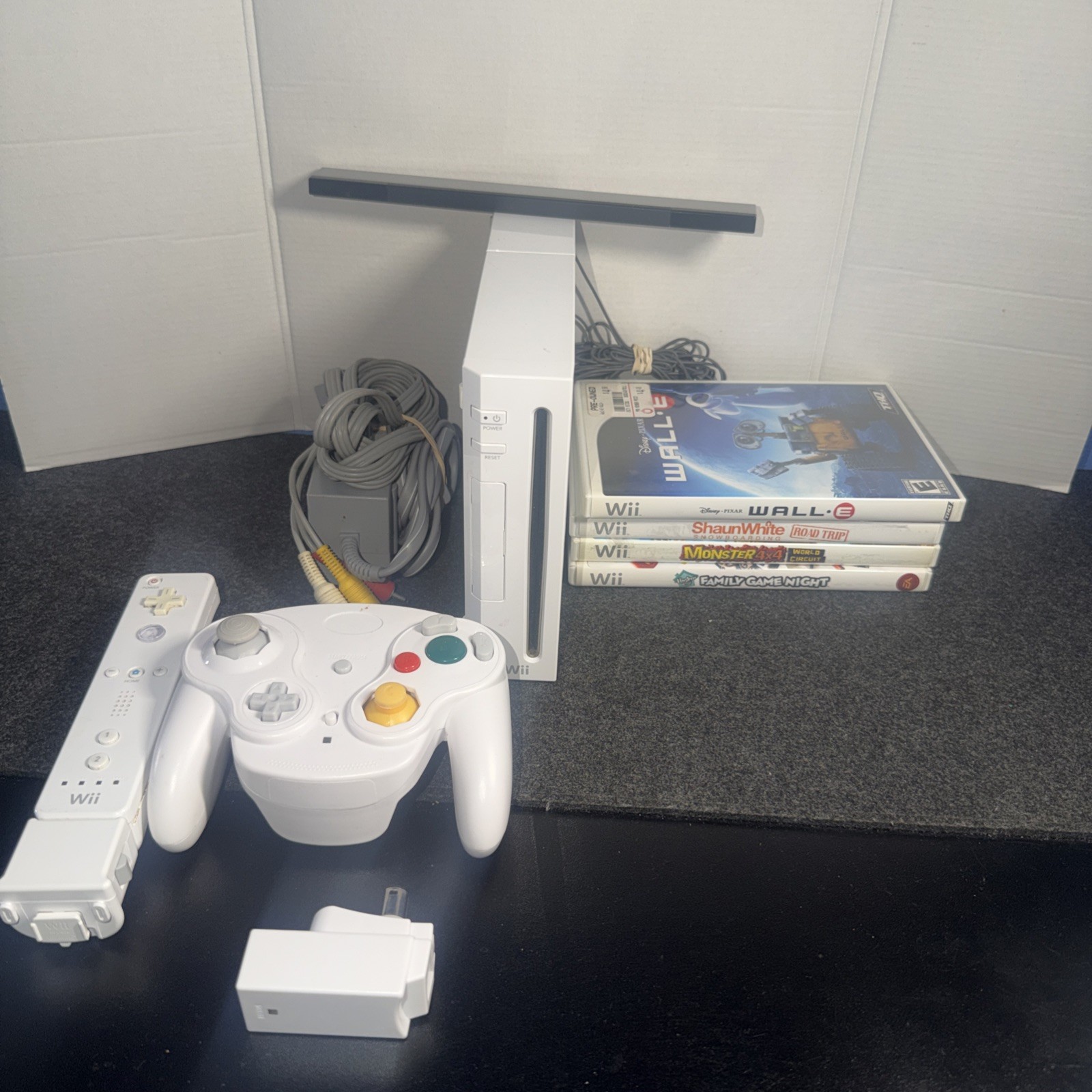 Nintendo Wii RVL-001 Console Bundle 2 Controllers 4 Games Tested Ships Fast