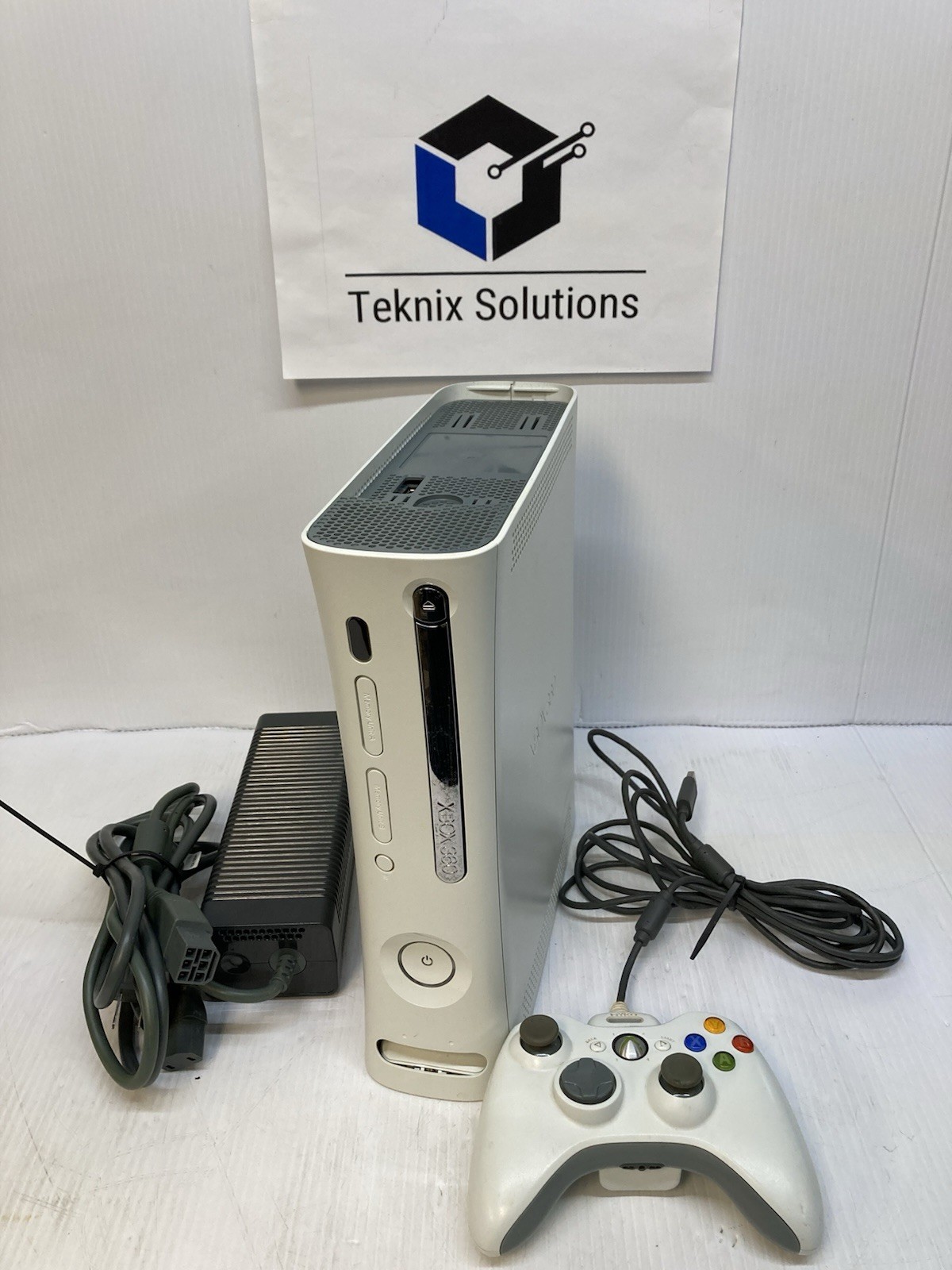 Microsoft Xbox 360 Elite – No HDD – Tested and Working!