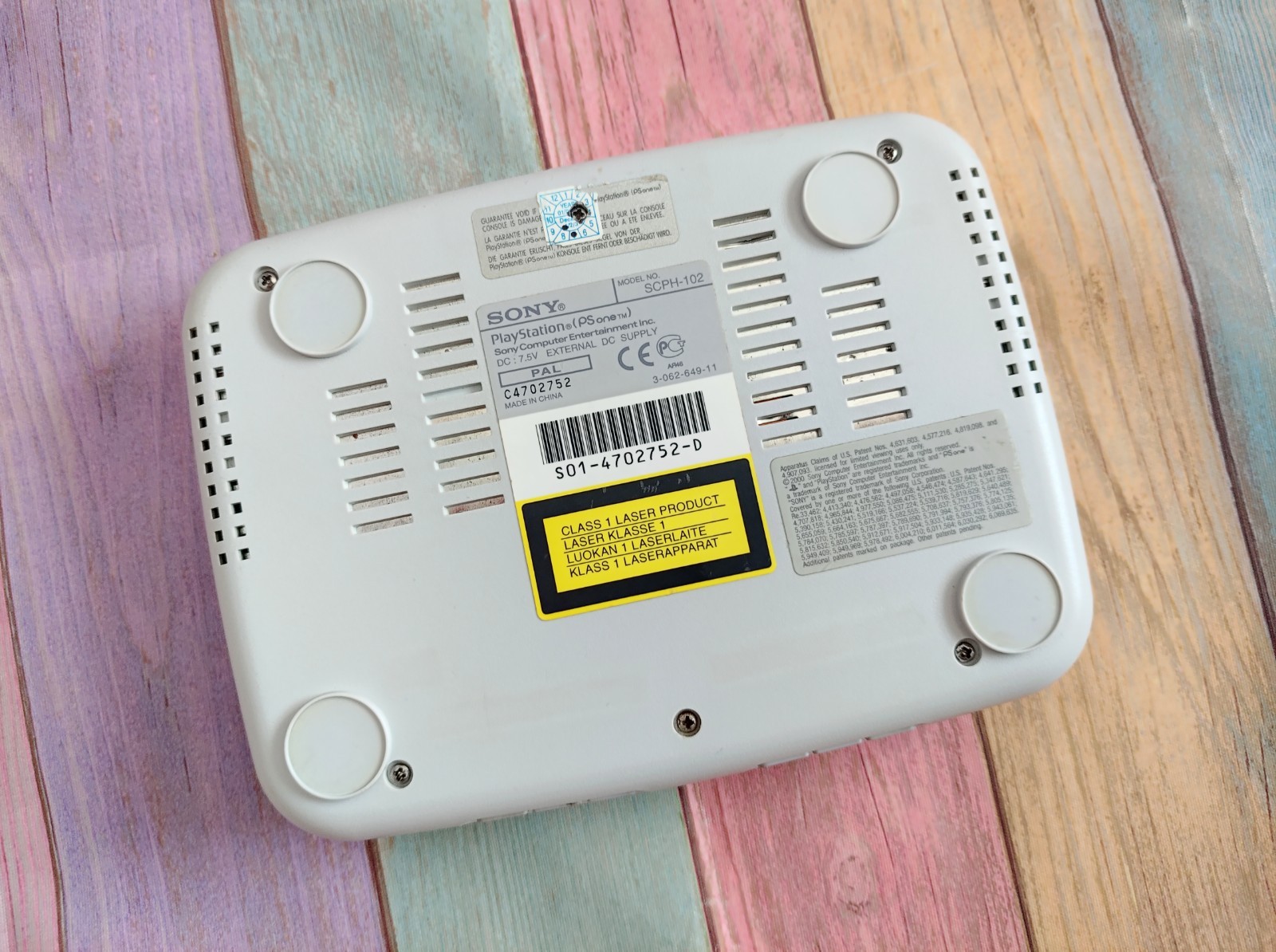 Sony Playstation 1 ps one SCPH-102 psone plays discs from all regions