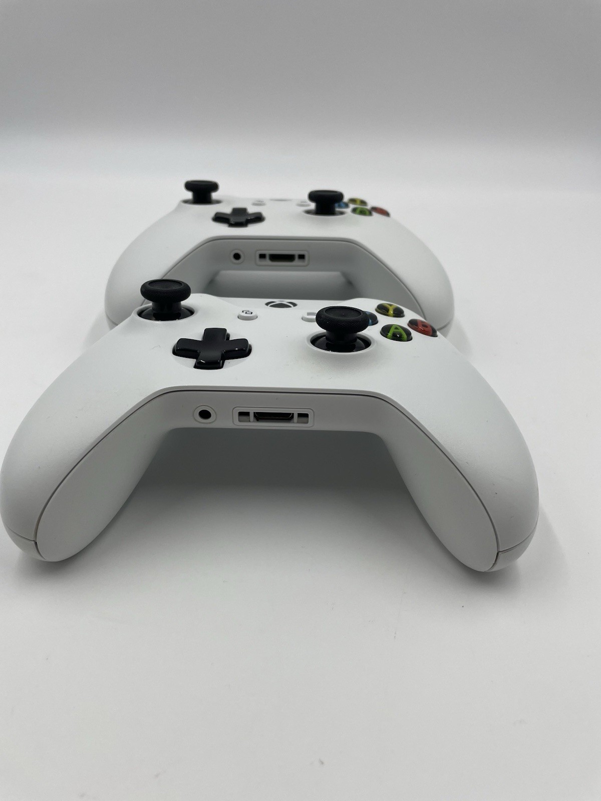 Microsoft Xbox One S 500 GB White Console w/ 2 Wireless Controllers – Tested