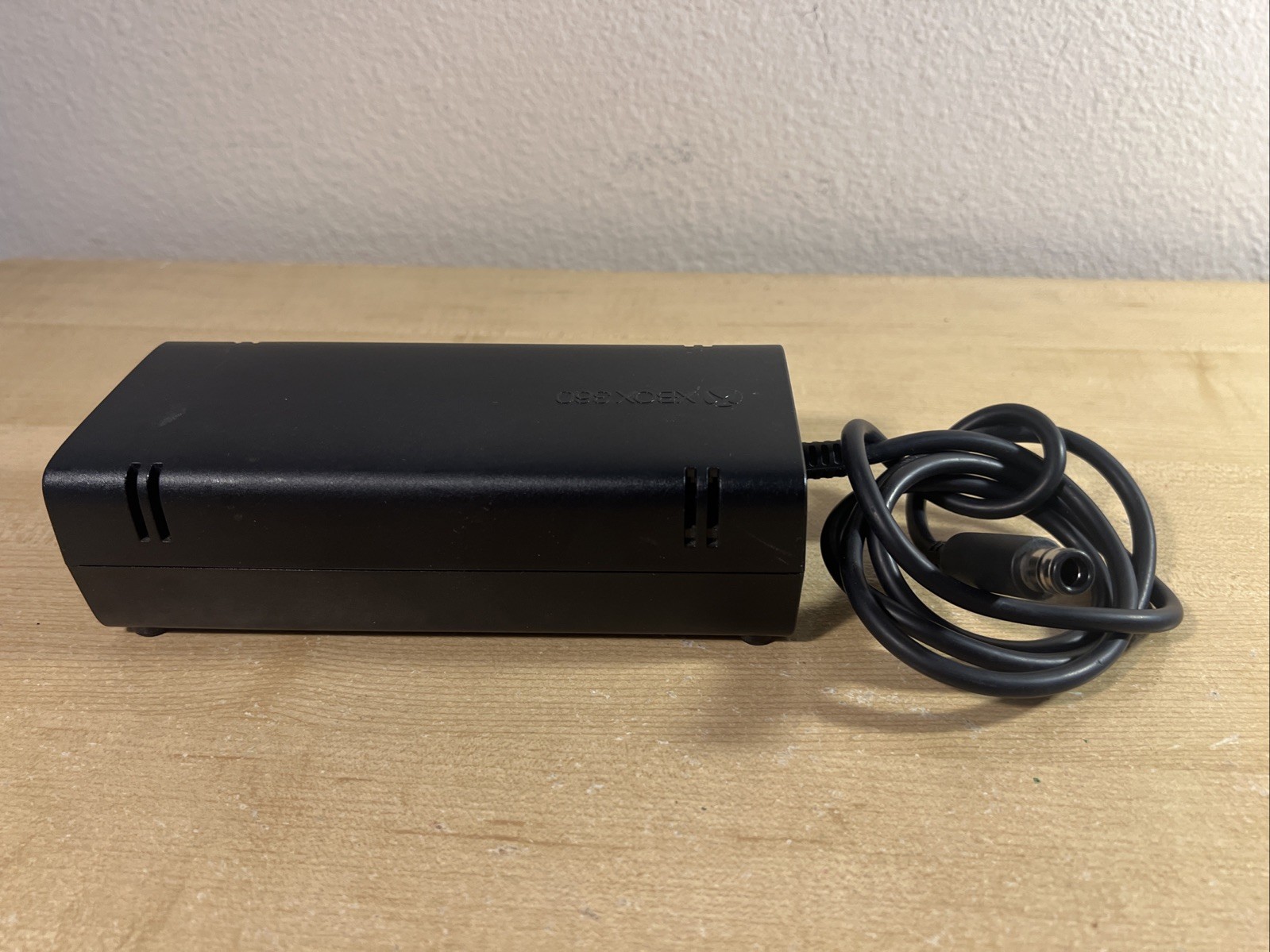 Xbox 360 E 4GB Black With One Wired And Wireless Controller And Charpad