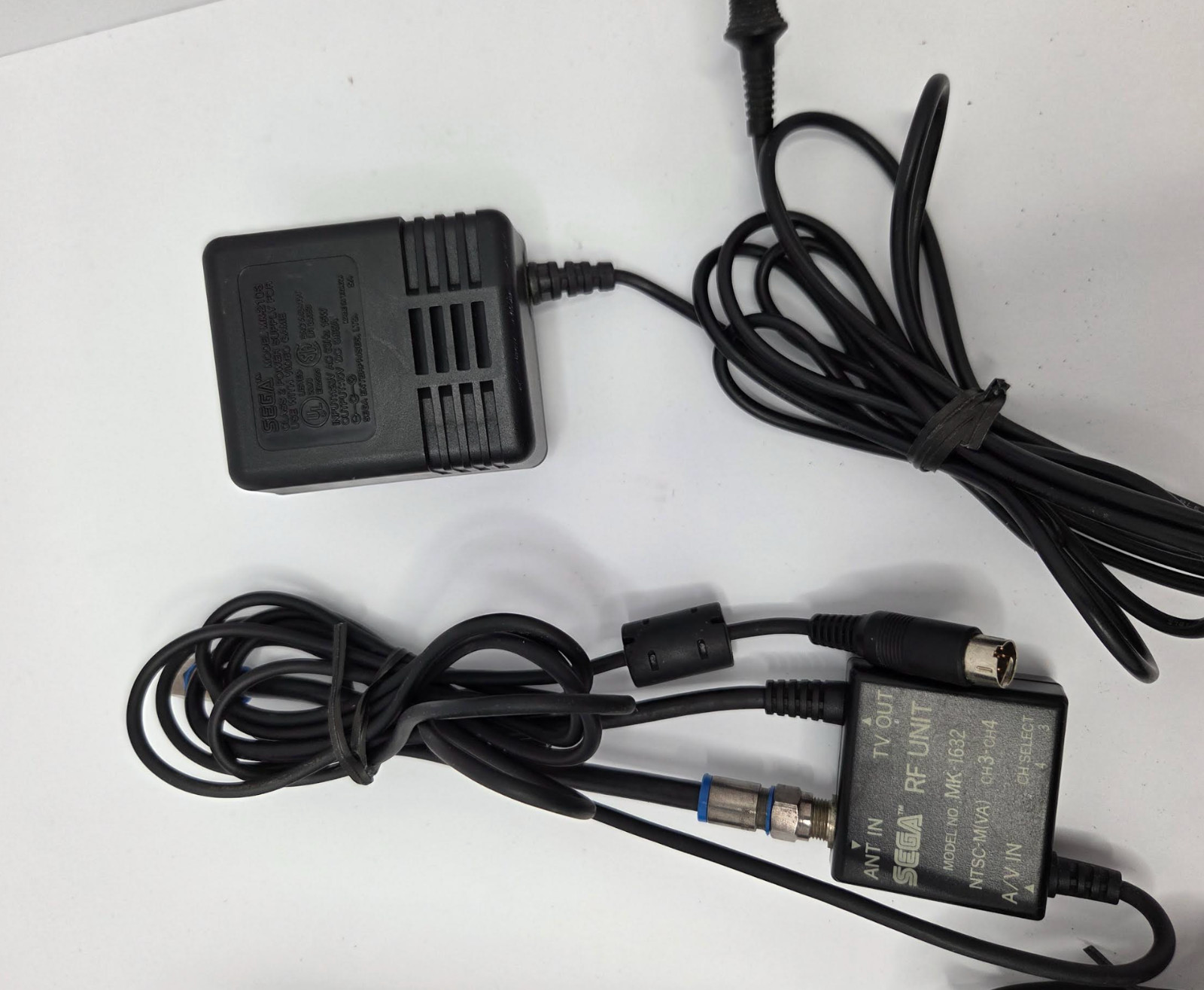 Sega Genesis Model 2 MK-1631 Console Bundle OEM Controller Power RF Tested