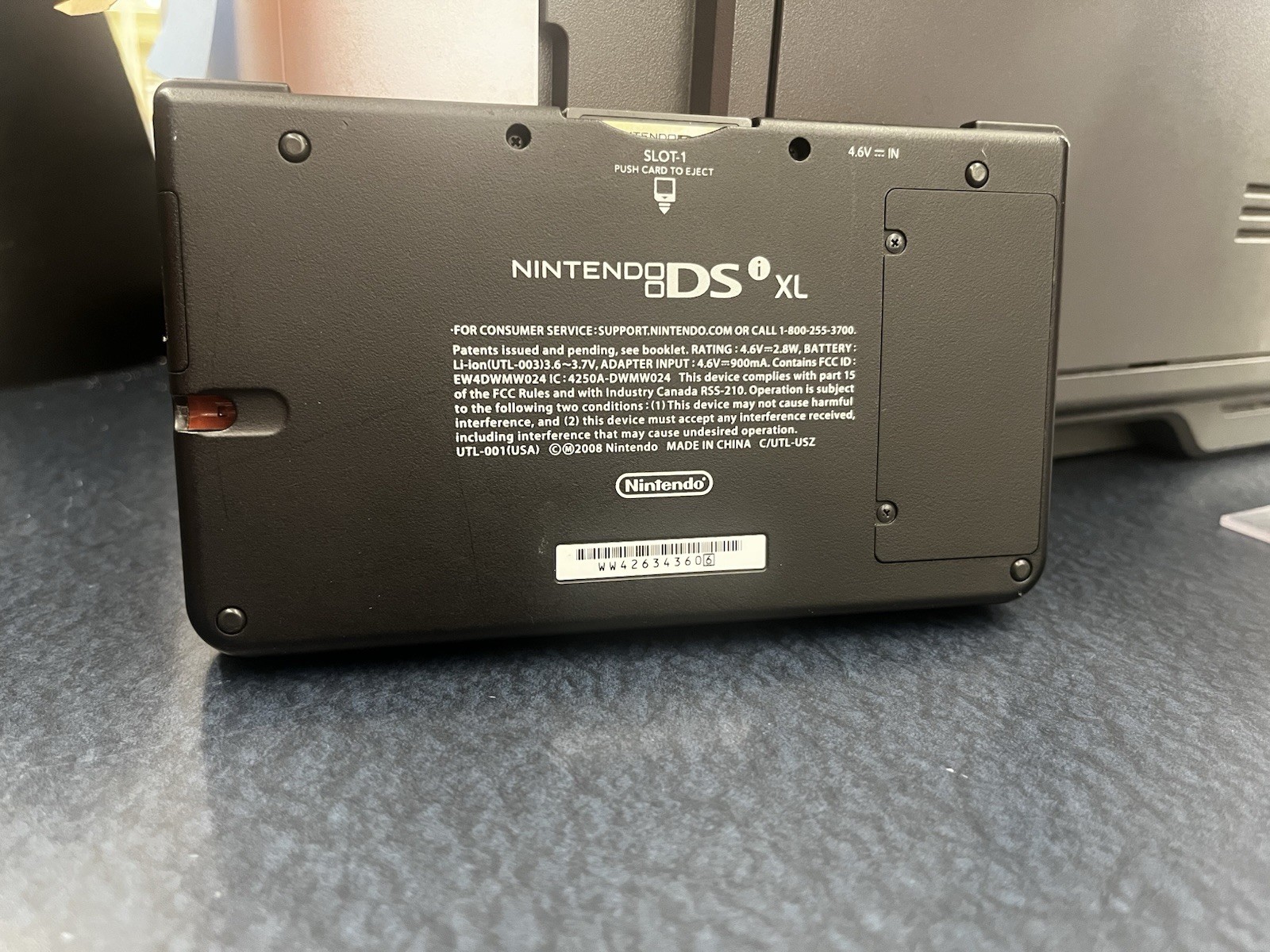 Nintendo DSi XL Super Mario Bros 25th Anniversary Red/Black Touchscreen NTSC-U/C