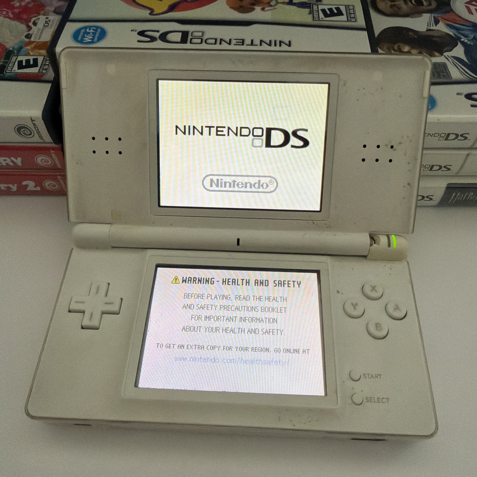 Nintendo DS Lite Original Handheld System Games Console White W/Games READ