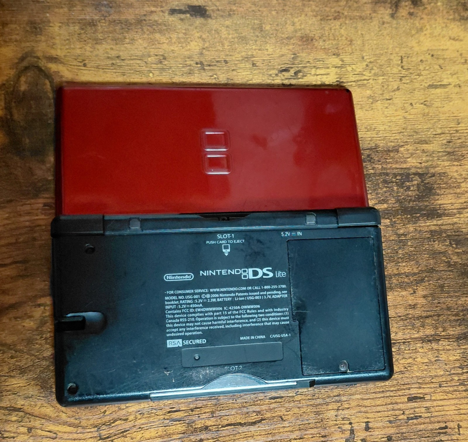 Nintendo DS LITE Handheld System – Flame Red