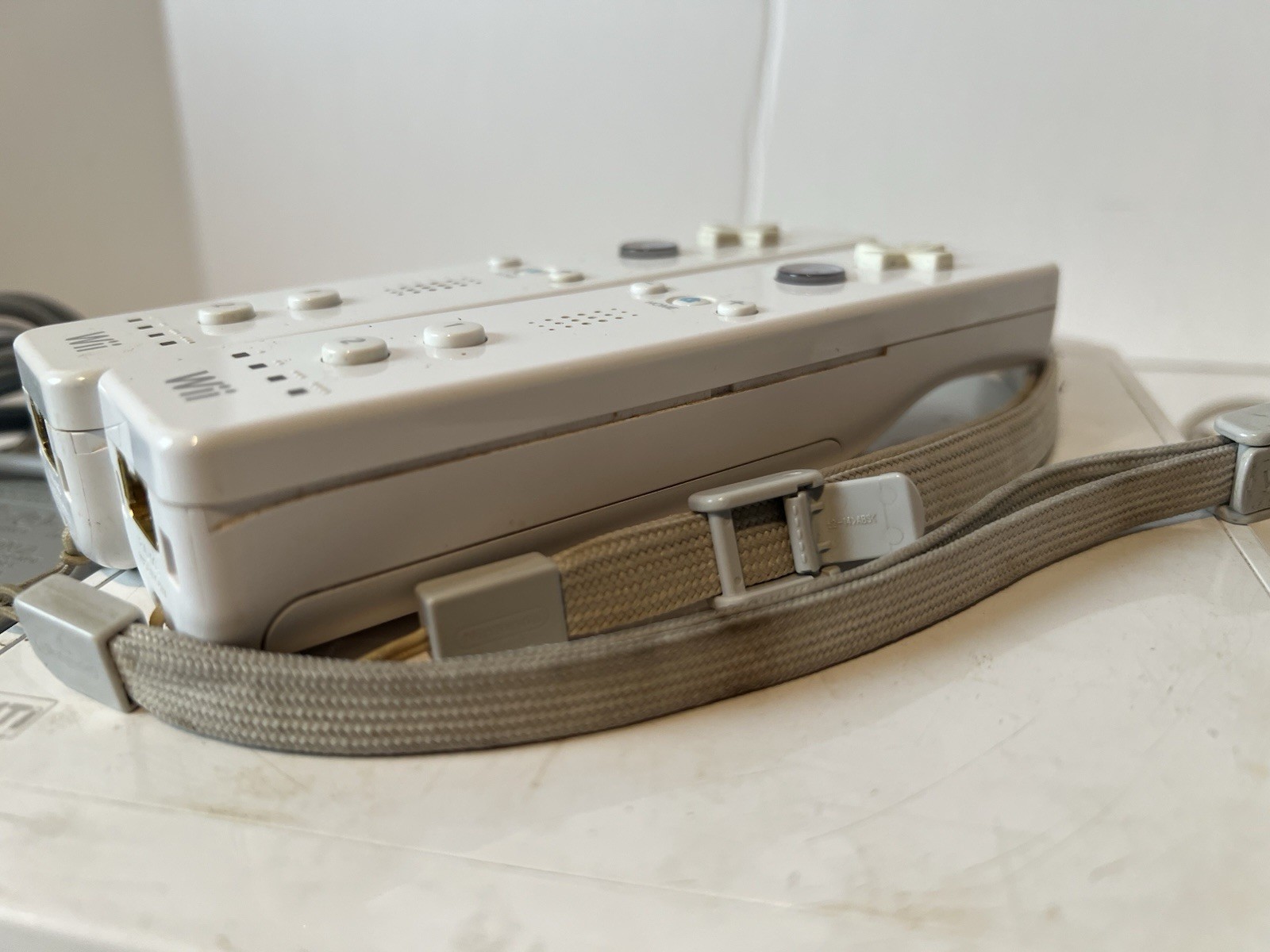 Wii Sports Nintendo Wii Console Bundle 2 Remotes 2 Nunchuks OEM Cords Tested