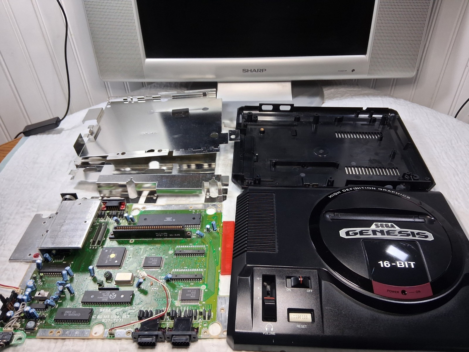 Sega Genesis 1 (High Definition Graphics) – Tested & working