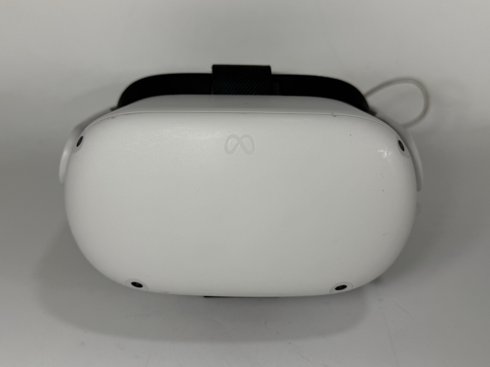 Meta Quest 2 Advanced 256GB All-In-One Virtual Reality Headset with 1 Controller