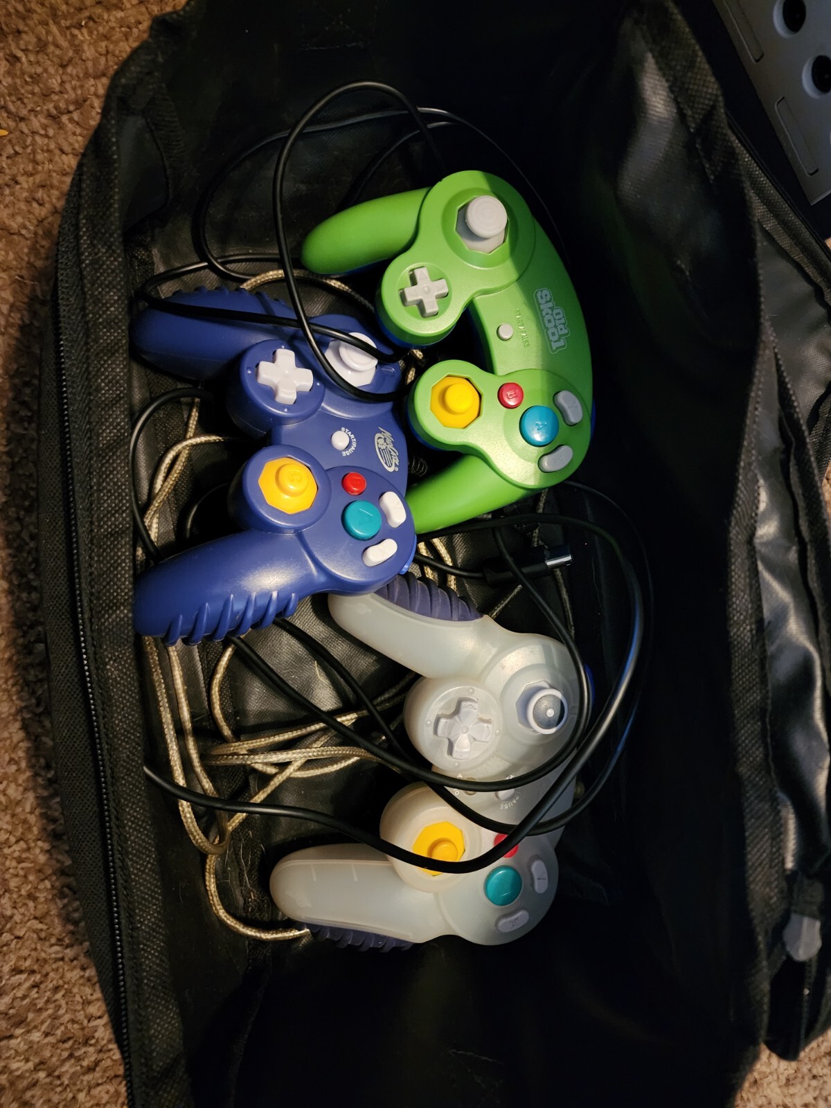 gamecube bundle 4 Remotes 3 Games