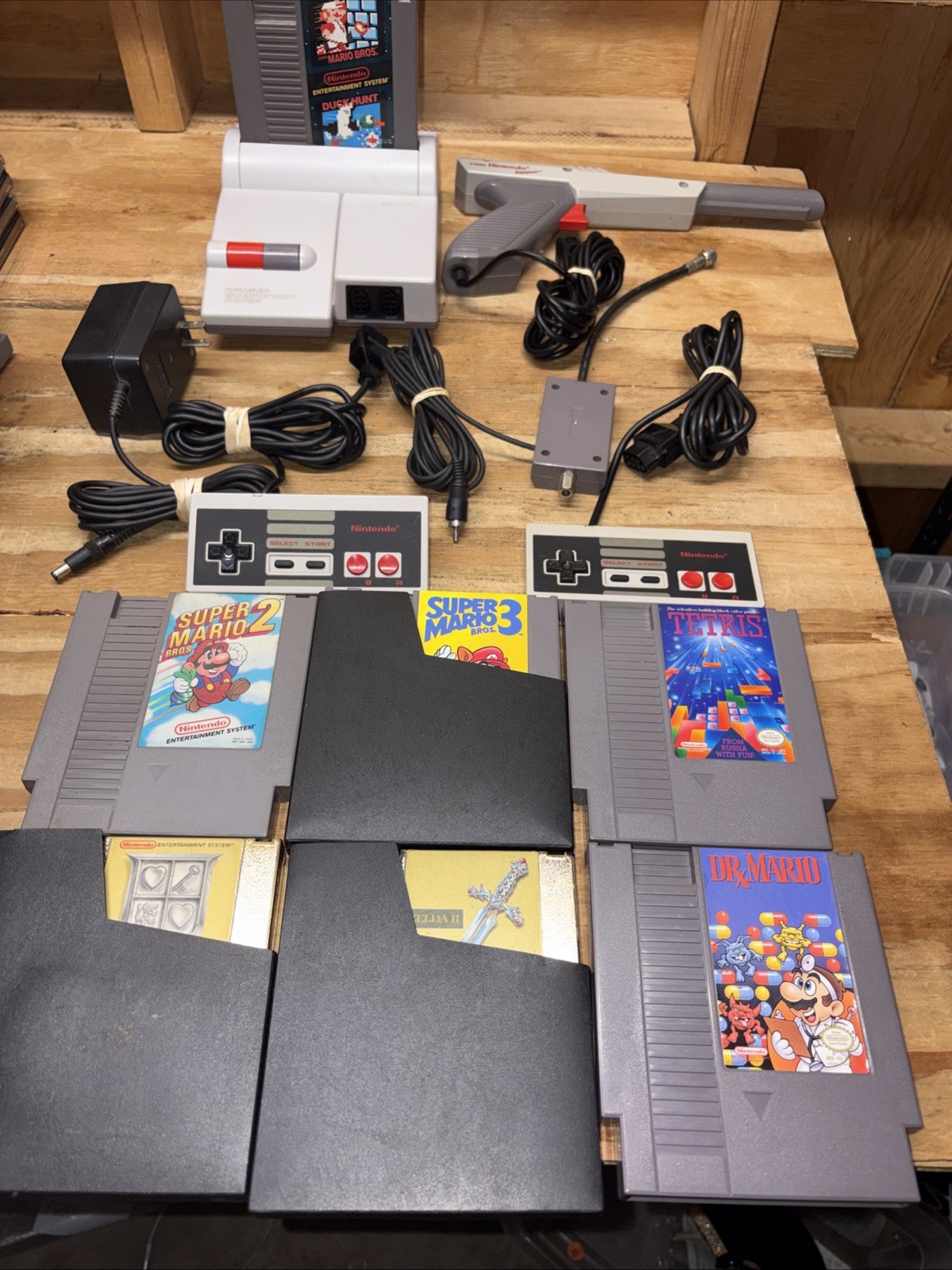 Nintendo Nes Top Loader NES-101 Console w/ 2 Controllers, Zapper & 7 GREAT GAMES