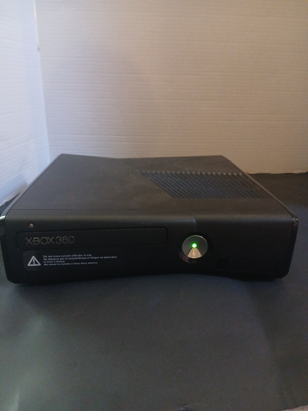 Microsoft Xbox 360 250GB Matte Black Console. NO USB CABLE SOLD AS IS. Turns On.