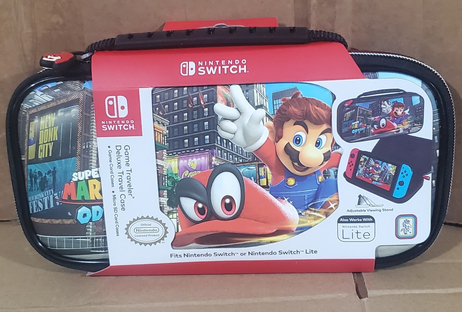 Nintendo Switch Mario Kart 8 Deluxe + 3 Month Online + Mario Rabbids + Case