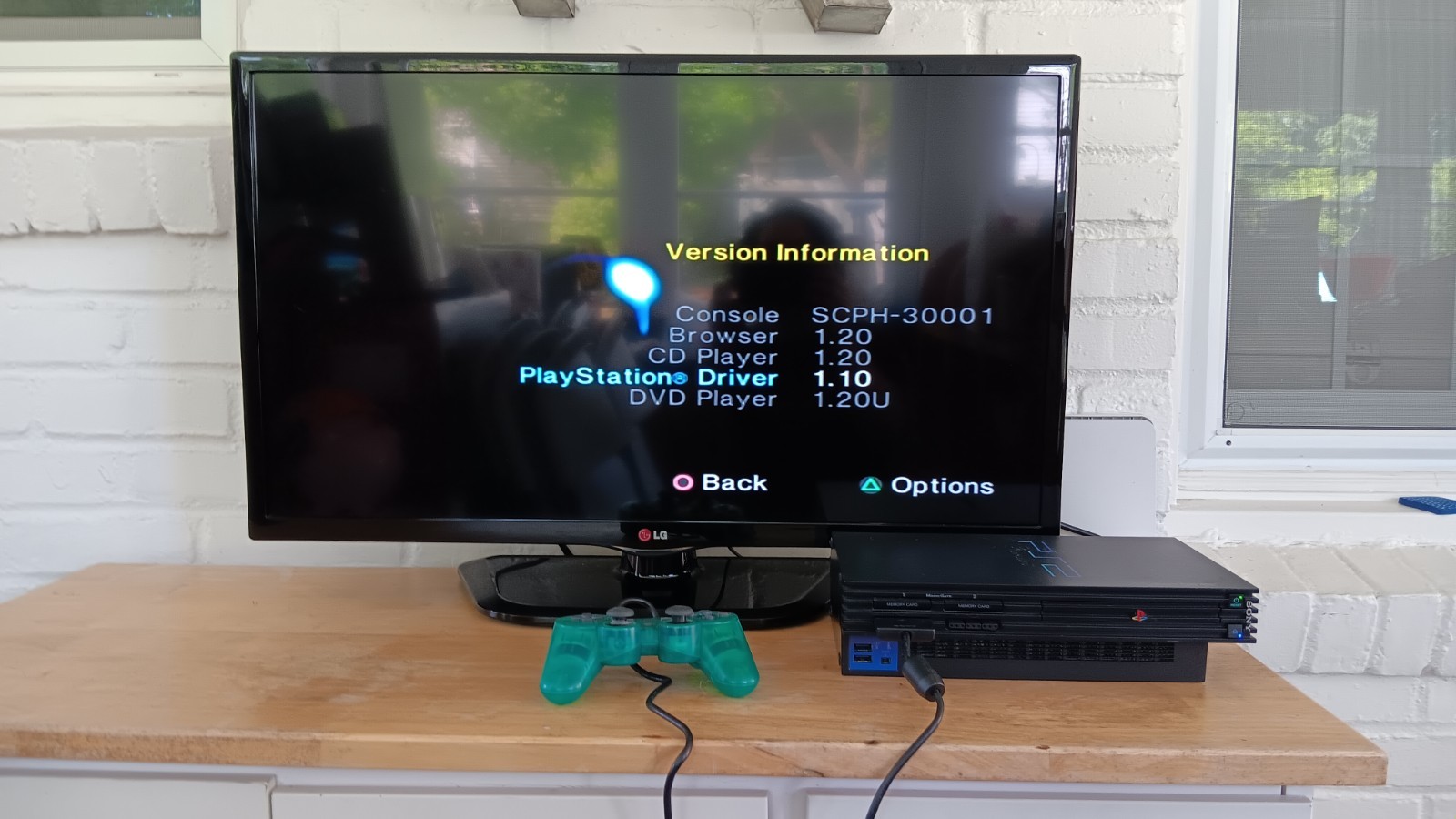 Sony PlayStation 2 (PS2) SCPH-30001 Console (Won’t Read Discs) + Controller
