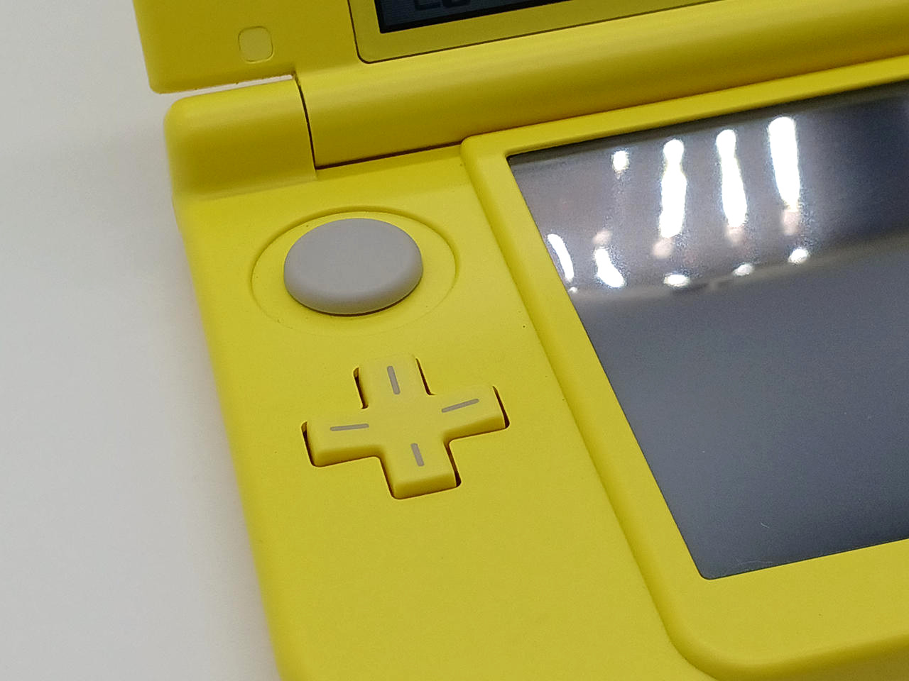New Nintendo 3DS XL Pikachu Yellow Pokemon Center Limited Console w/ Box