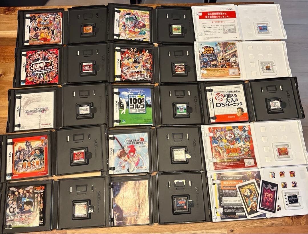 3DS/2DS/DS New Nintendo 3Dsll Main Unit Ds 3Ds Software 52 Pcs Bulk Sal Japan