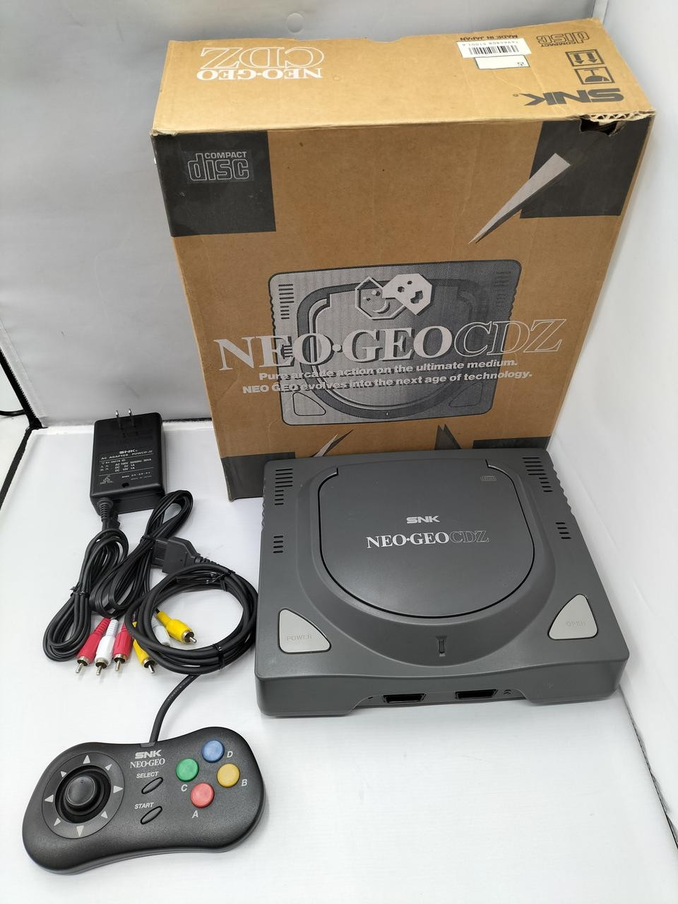 SNK Neo Geo CDZ CD-T02 Console System Bundle Controller AV Cable AC Adapter Box