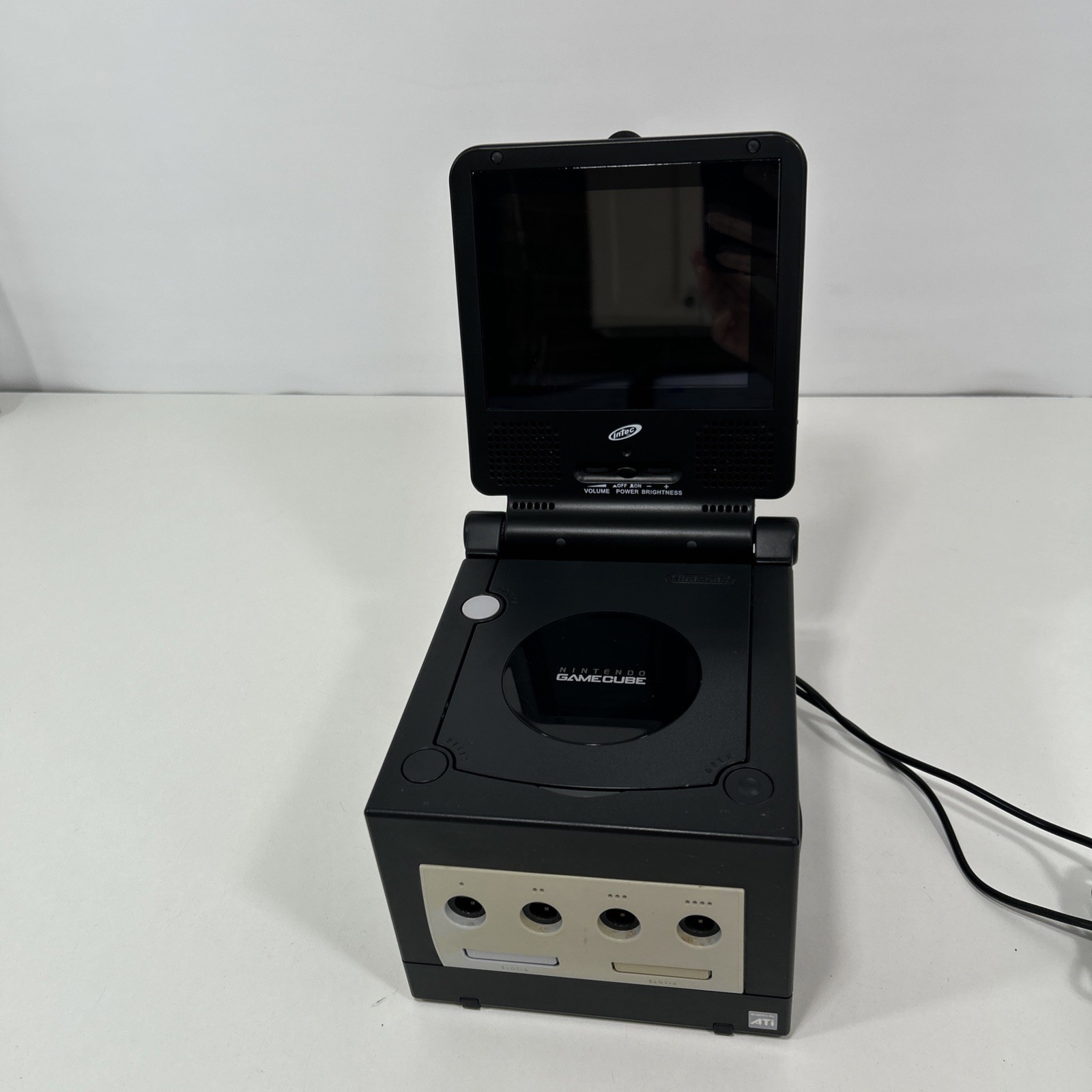 Nintendo GameCube DOL-001 USA Console With Intec Screen, Pwr Cord, Game Tested