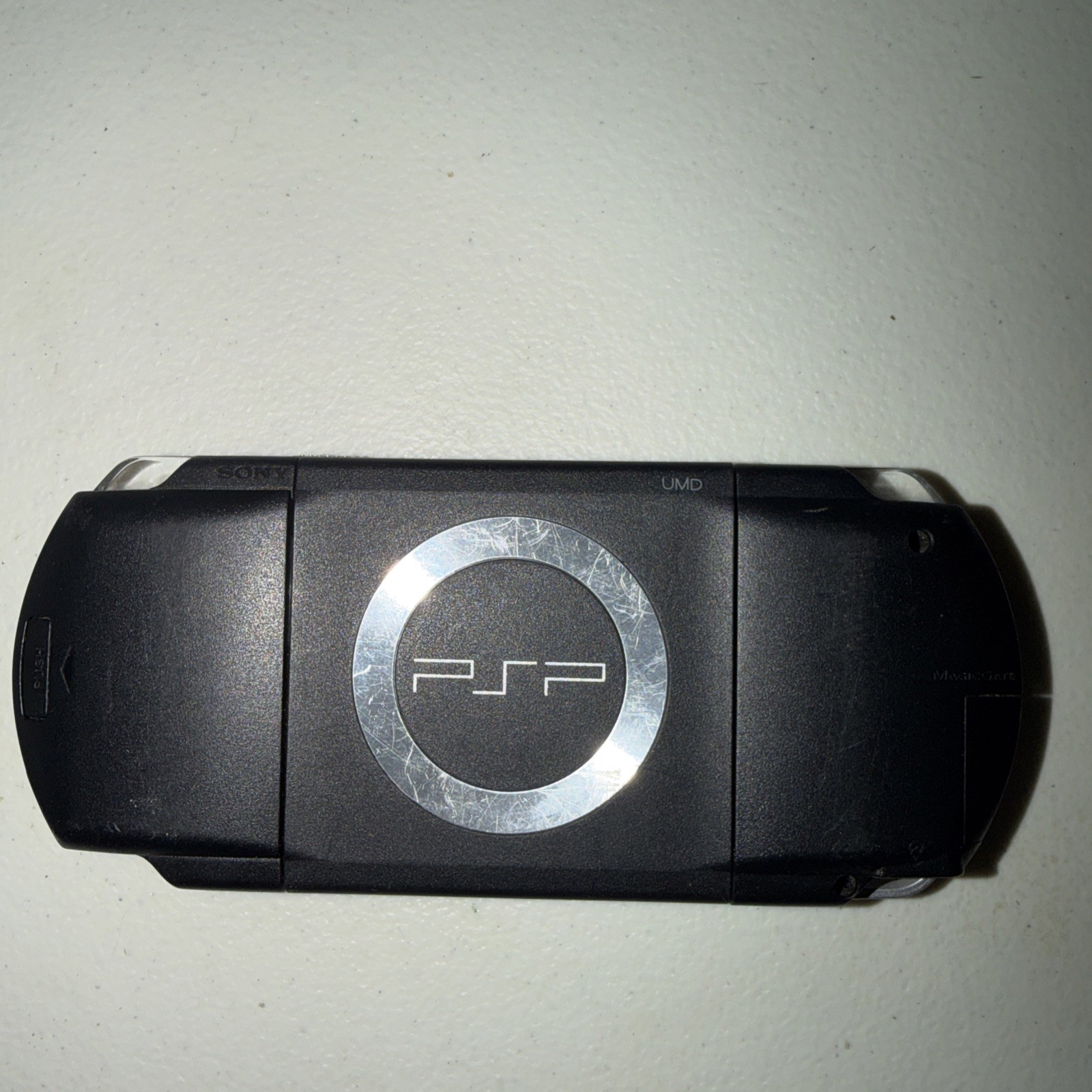 Sony Playstation Portable PSP PSP-1001 Handheld Console W/ Charger