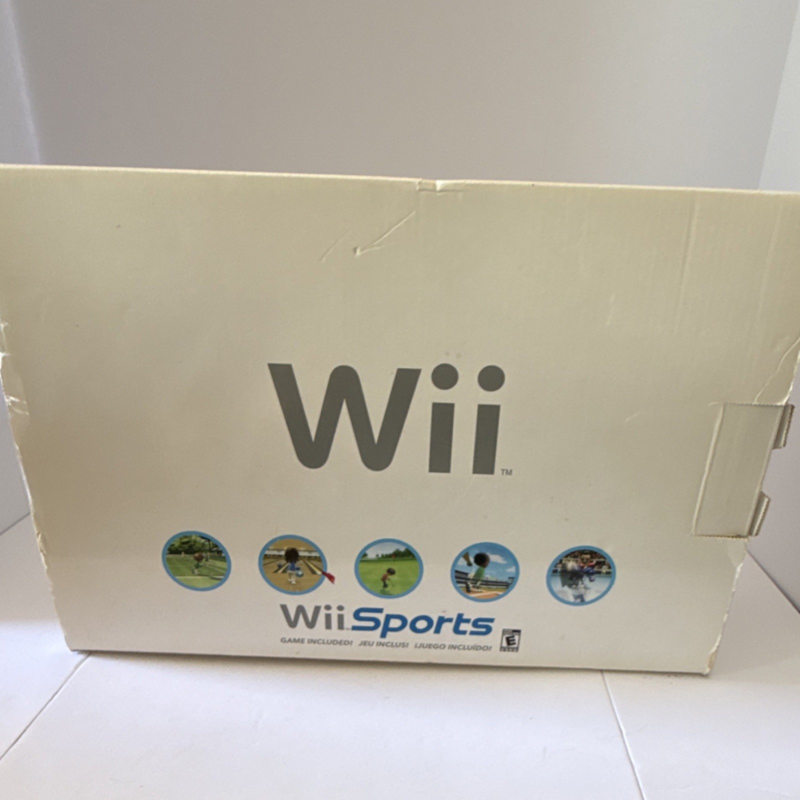 Nintendo Wii RVL-001 White Console Bundle w/ Wii Sports, Wii Fit, 2 Remotes