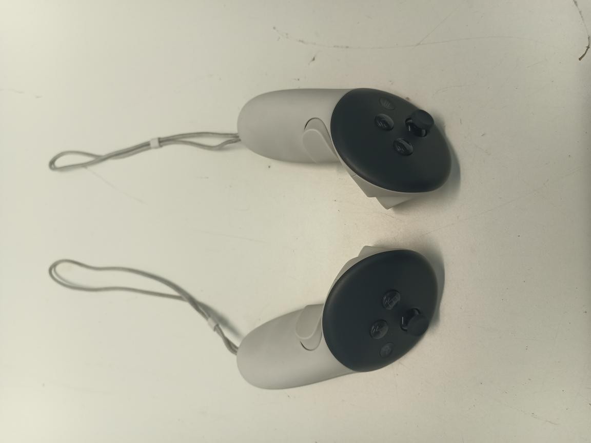 PRE OWNED OCULUS META QUEST 3 (P23016606)