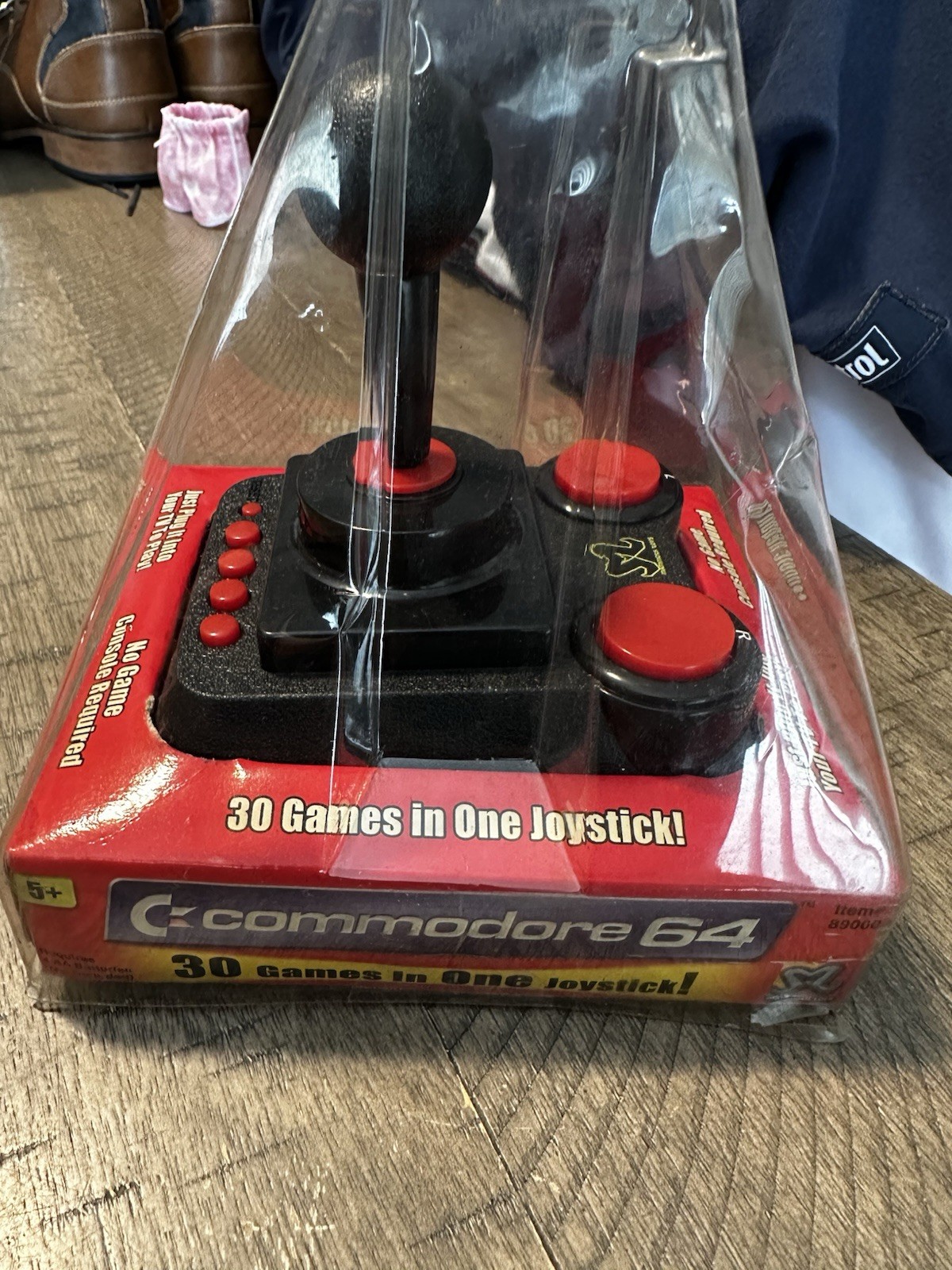 Commodore 64 C64 – 30 Games In One – Plug N Play Joystick
