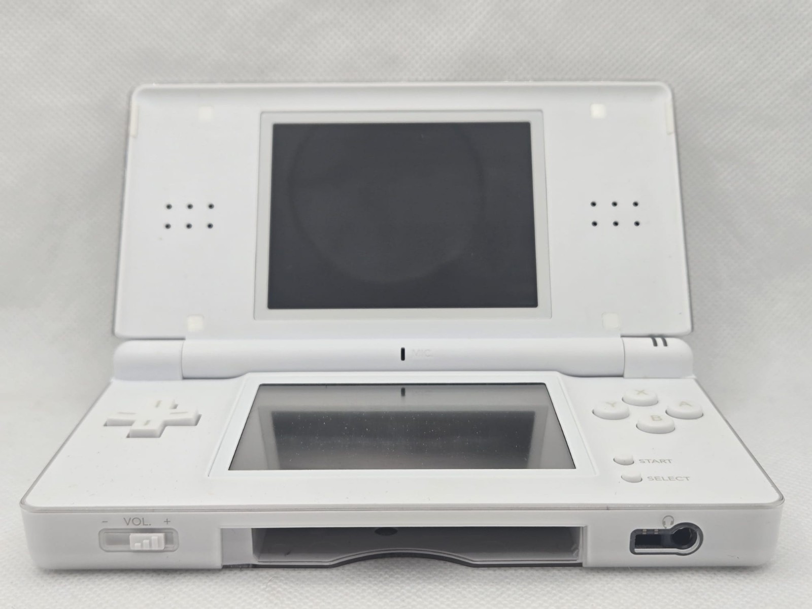 Nintendo DS Lite White USG-003 Console + Charger + 2 Stylus + Crash Nitro Kart