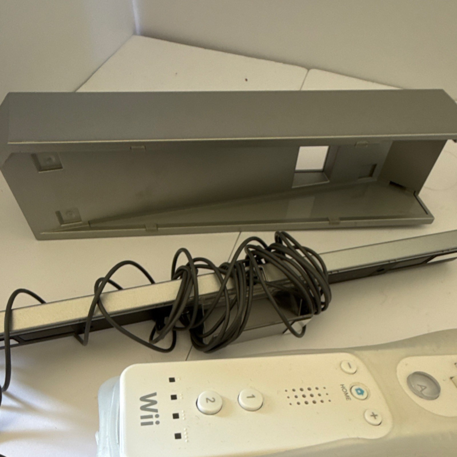 Nintendo Wii RVL-001 White Console Bundle w/ Wii Sports, Wii Fit, 2 Remotes