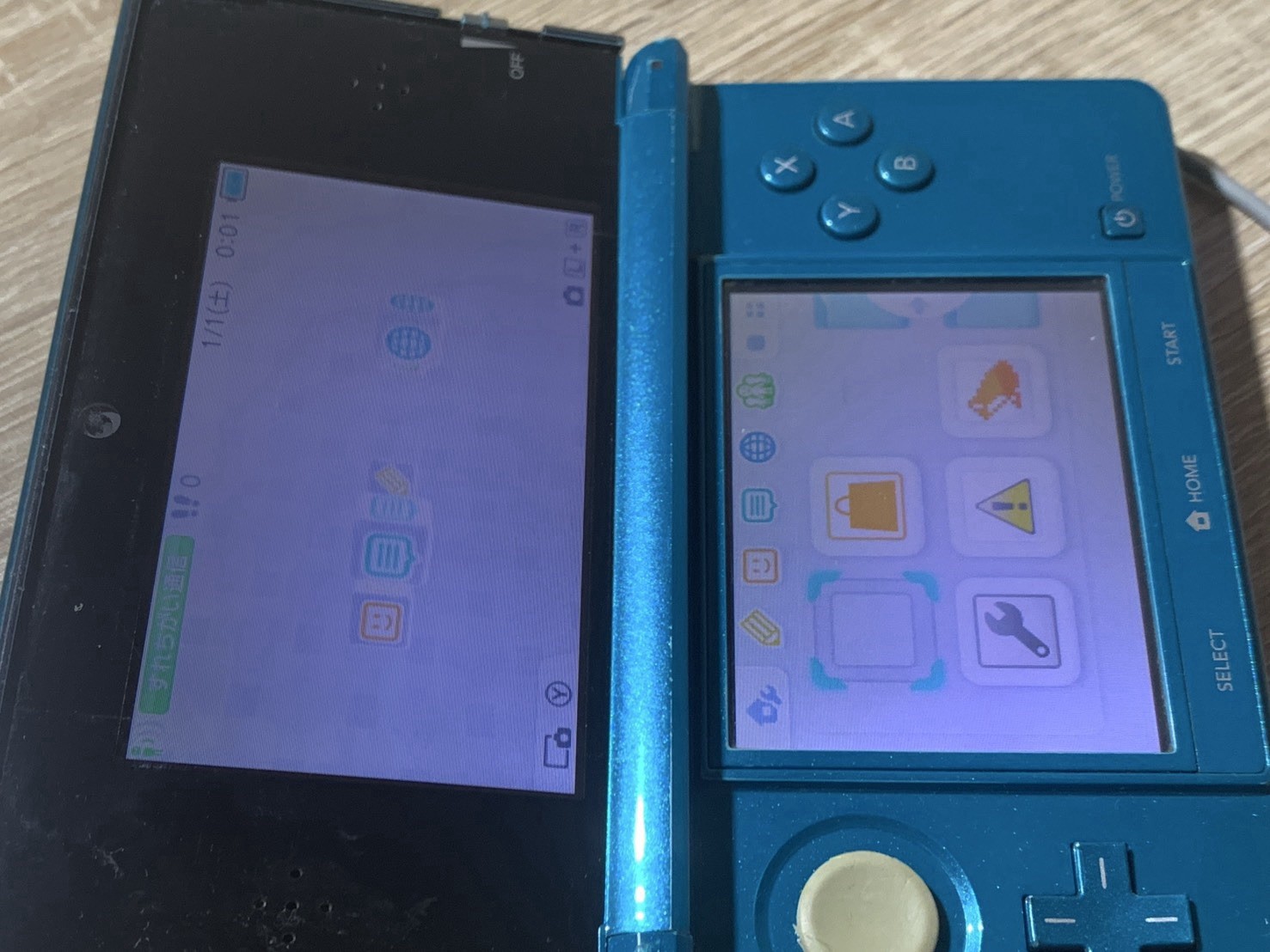 1808 Nintendo 3DS Aqua Blue For Parts